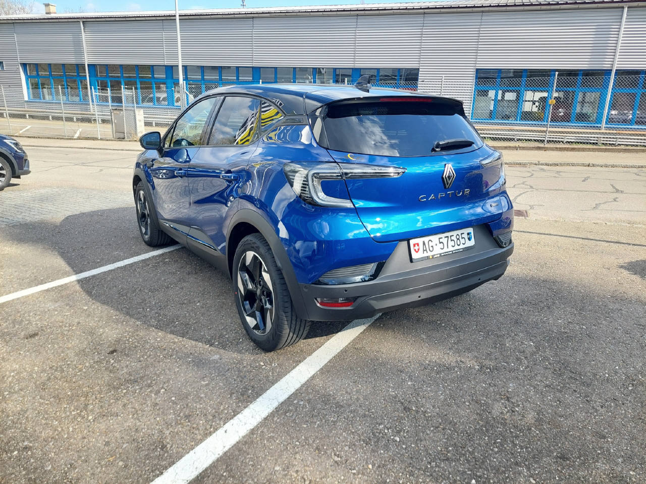 RENAULT Captur 1.8 E-Tech techno 160, Full-Hybrid Petrol/Electric, Ex-demonstrator, Automatic - 4