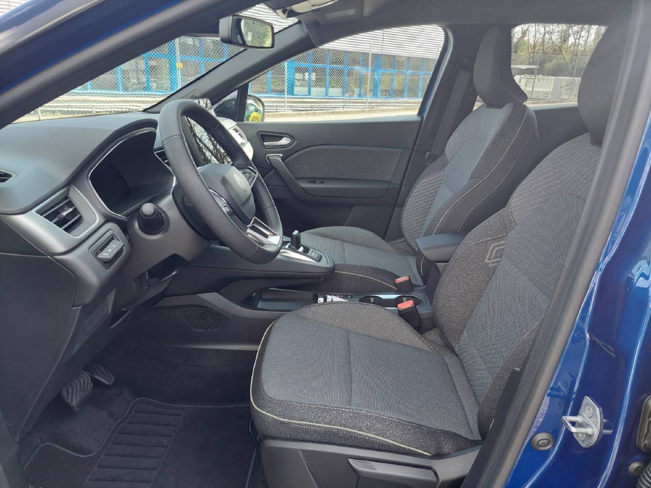 RENAULT Captur 1.8 E-Tech techno 160, Full-Hybrid Petrol/Electric, Ex-demonstrator, Automatic - 6