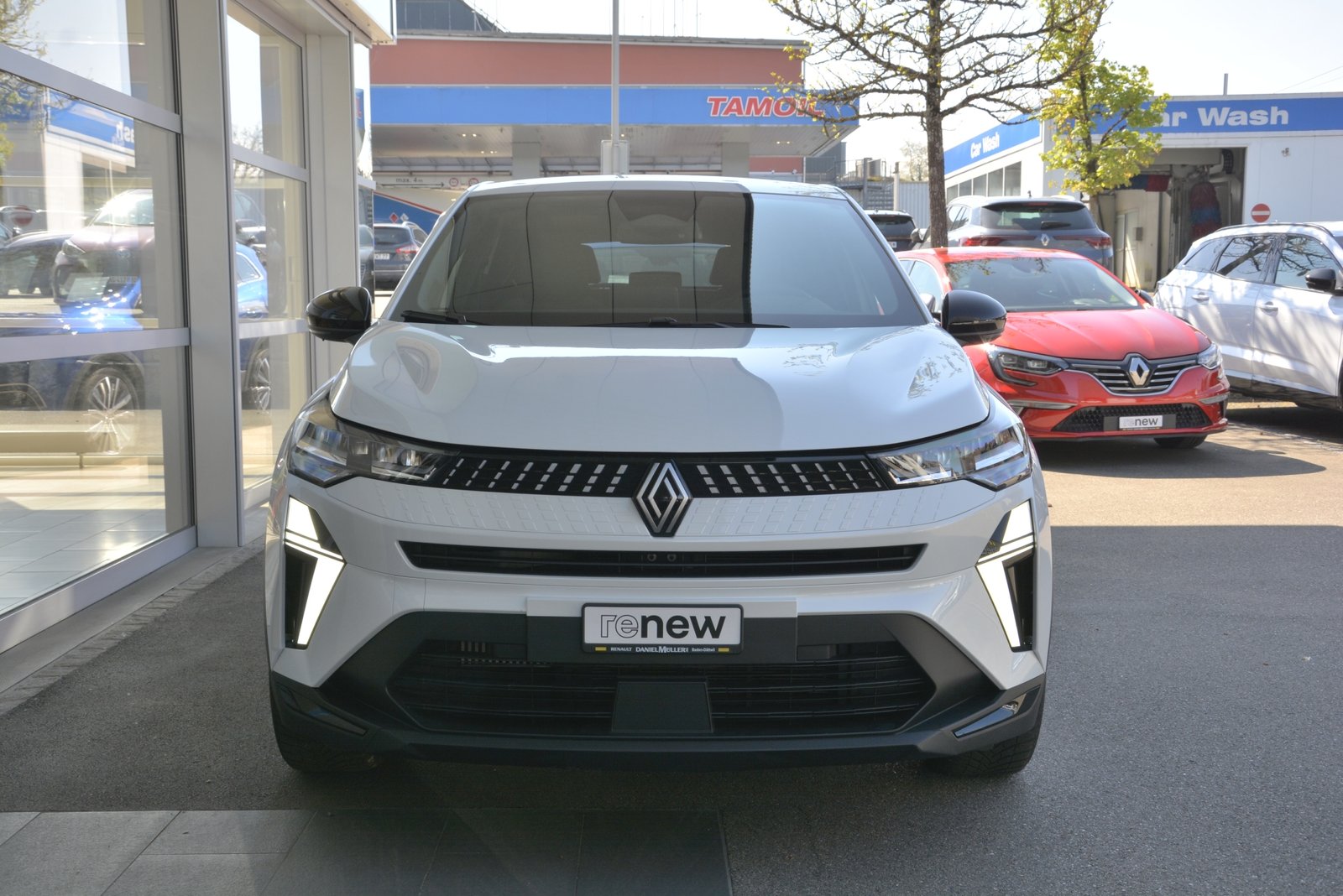 RENAULT Captur 1.3 TCe 140 techno, Mild-Hybrid Petrol/Electric, Ex-demonstrator, Manual - 2