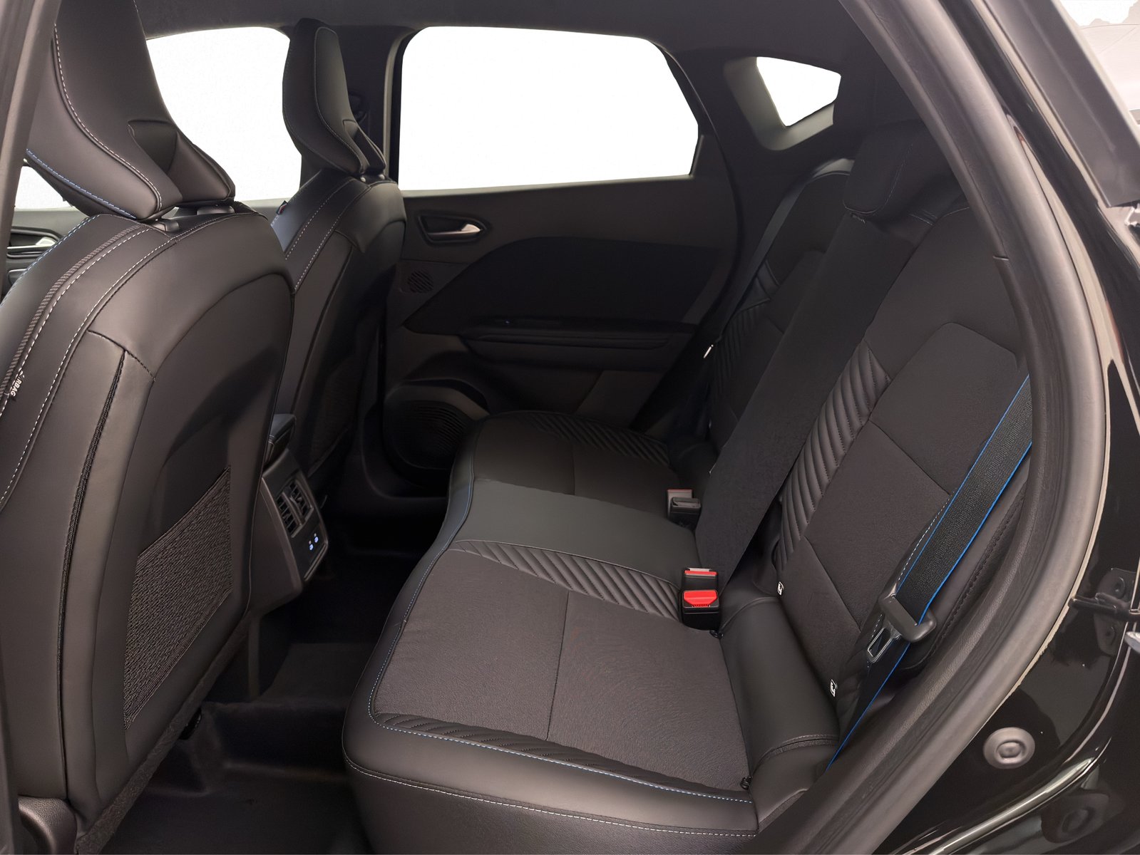 RENAULT Captur 1.8 E-Tech esprit Alpine, Full-Hybrid Petrol/Electric, Ex-demonstrator, Automatic - 5