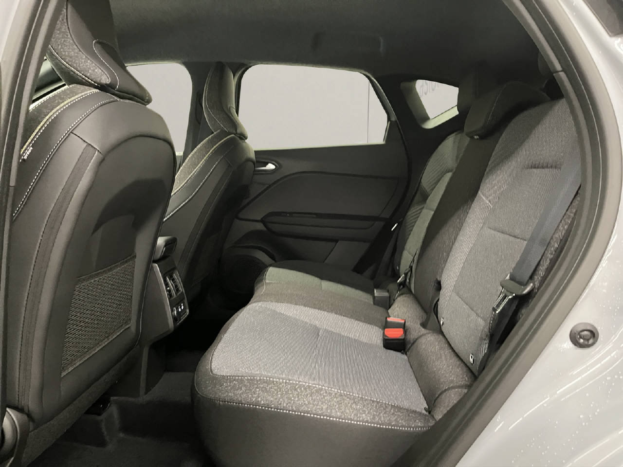 RENAULT Captur 1.8 E-Tech techno, Full-Hybrid Petrol/Electric, Ex-demonstrator, Automatic - 7