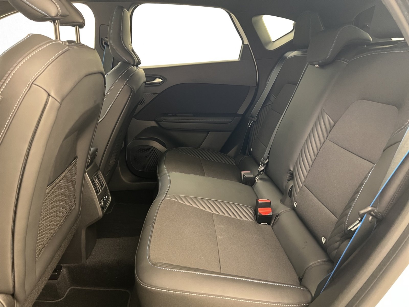 RENAULT Captur esprit Alpine full hybrid E-Tech 145, Hybride Intégral Essence/Électricité, Voiture de démonstration, Automatique - 6