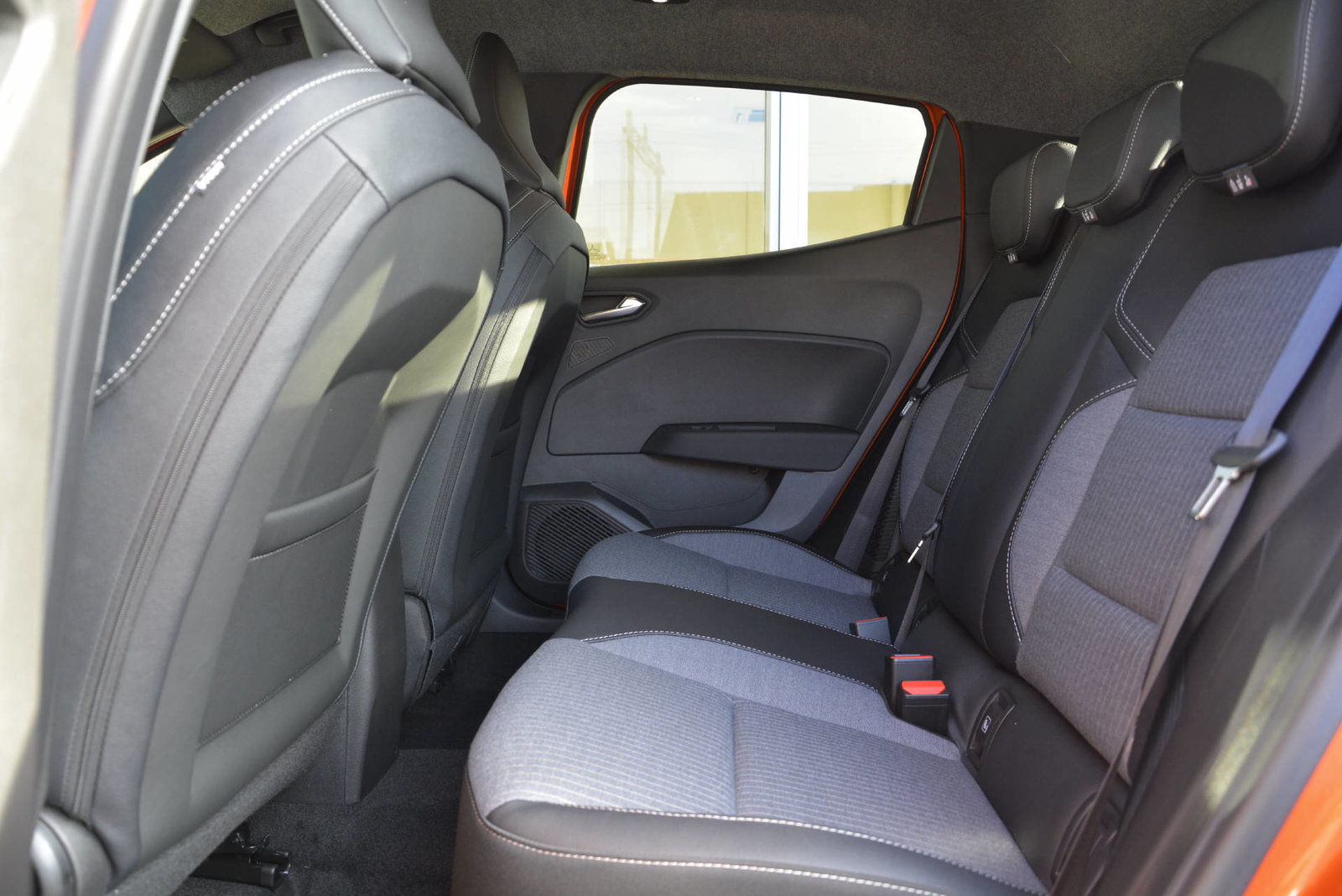 RENAULT CLIO generation full hybrid E-Tech 145, Hybride Integrale Benzina/Elettrica, Auto nuove, Automatico - 7