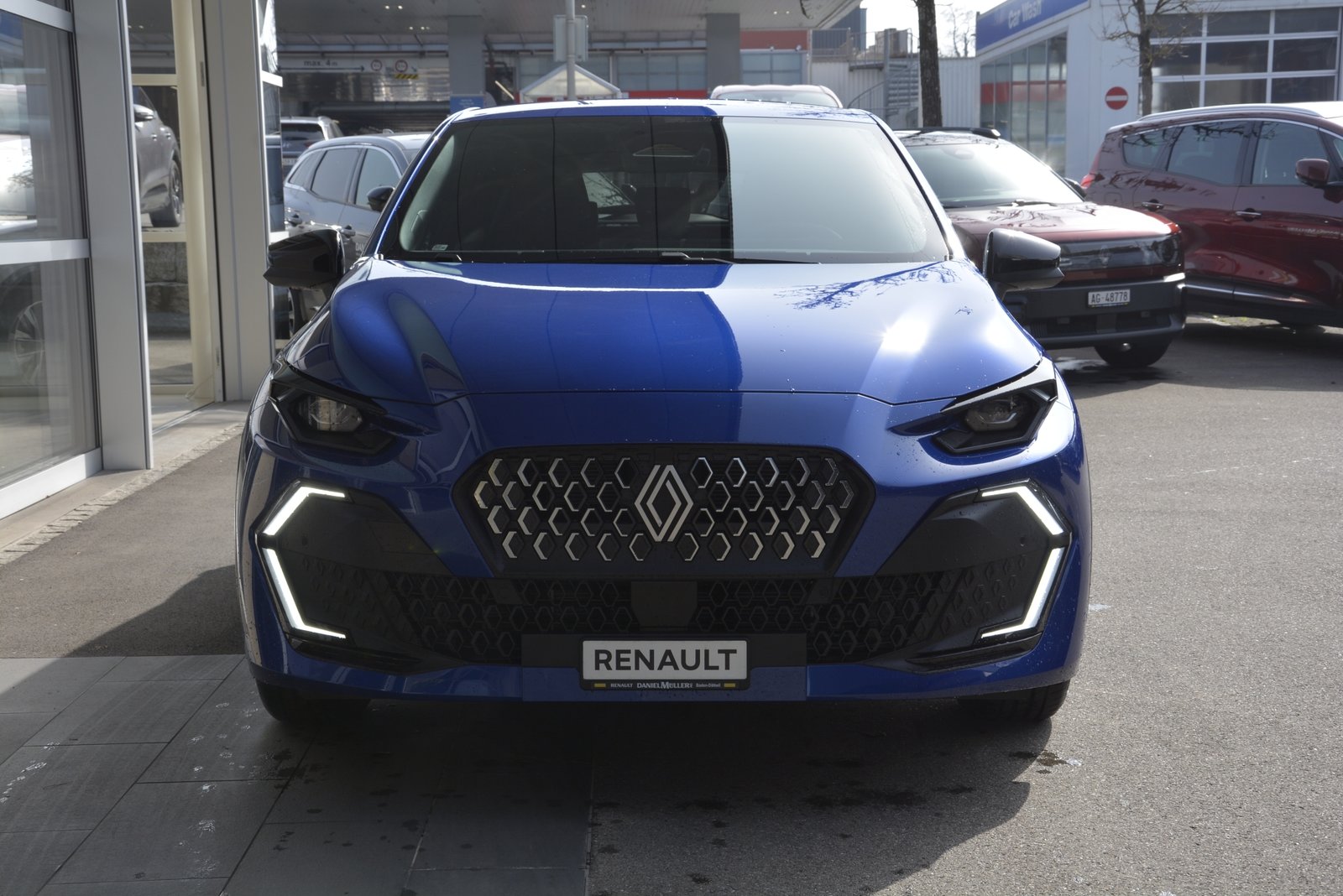 RENAULT CLIO E-TECH techno full hybrid 160, Hybride Intégral Essence/Électricité, Voiture nouvelle, Automatique - 2