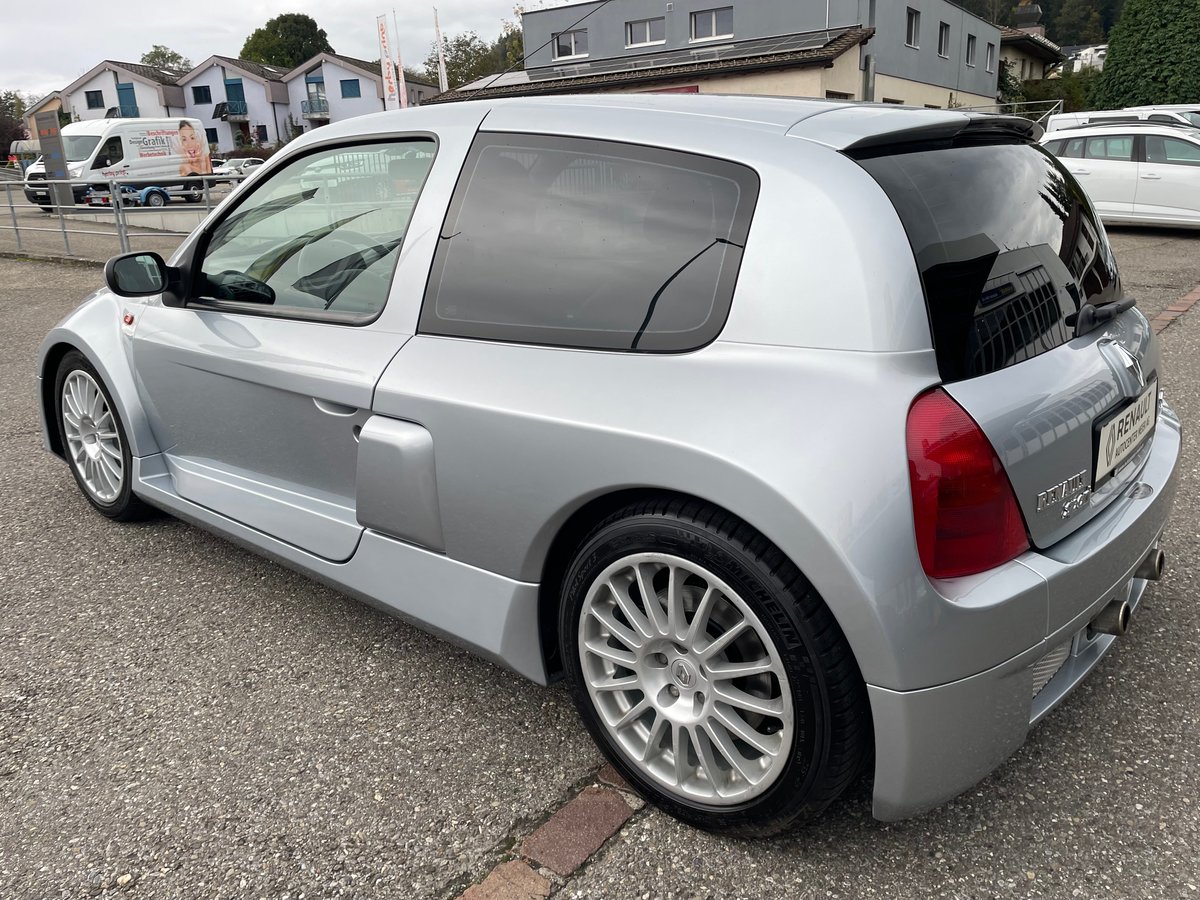 RENAULT Clio 3.0 V6, Essence, Occasion / Utilisé, Manuelle - 4