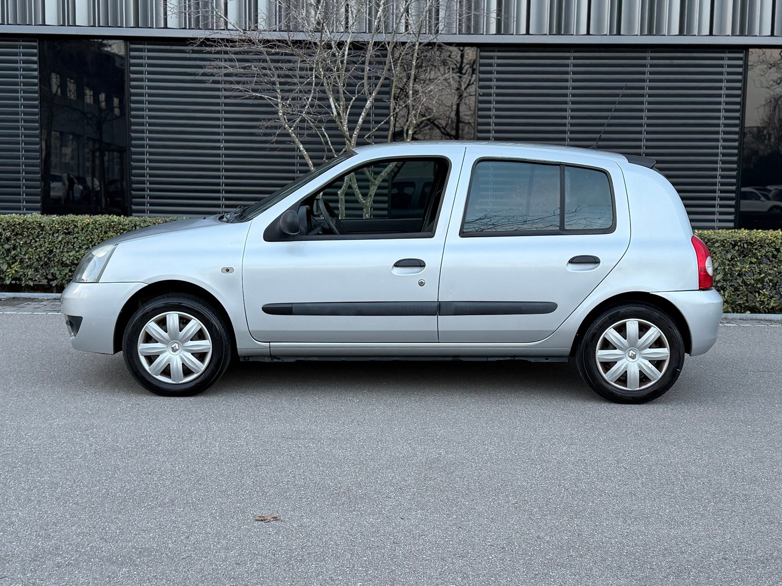 RENAULT Clio 1.2 16V Storia, Petrol, Second hand / Used, Manual - 3