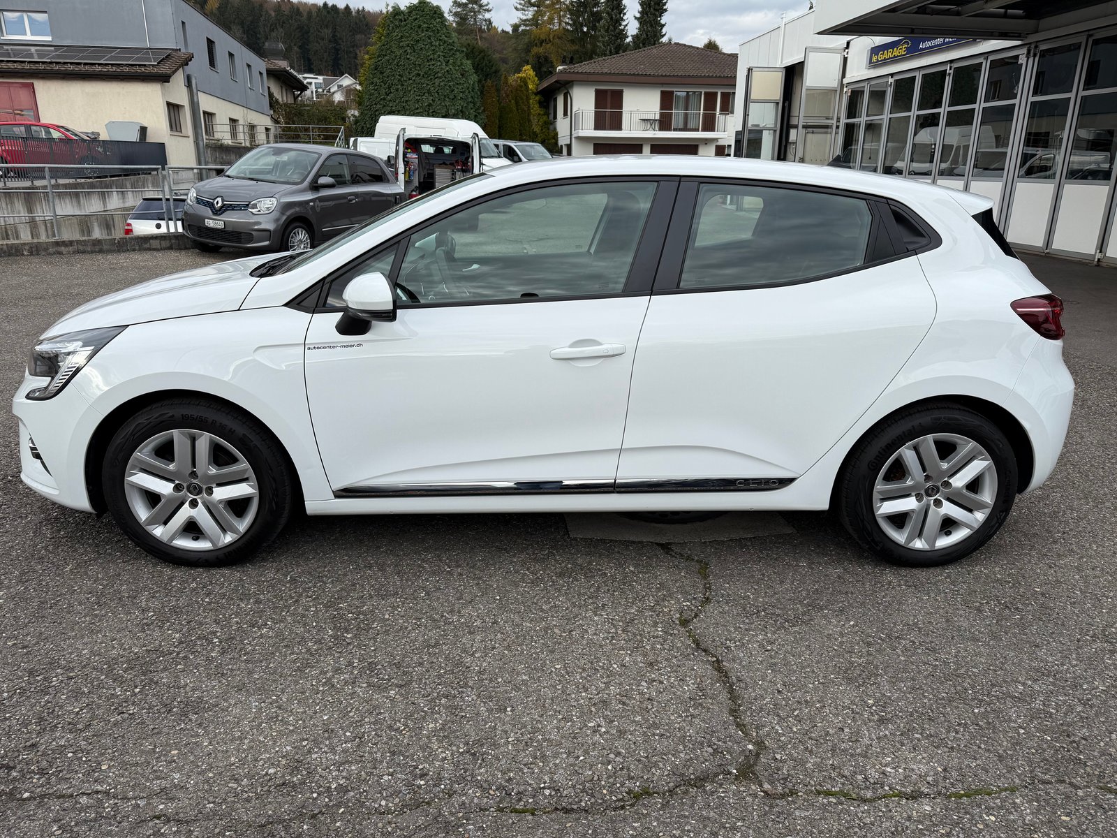 RENAULT Clio 1.0 Business, Petrol, Second hand / Used, Manual - 3