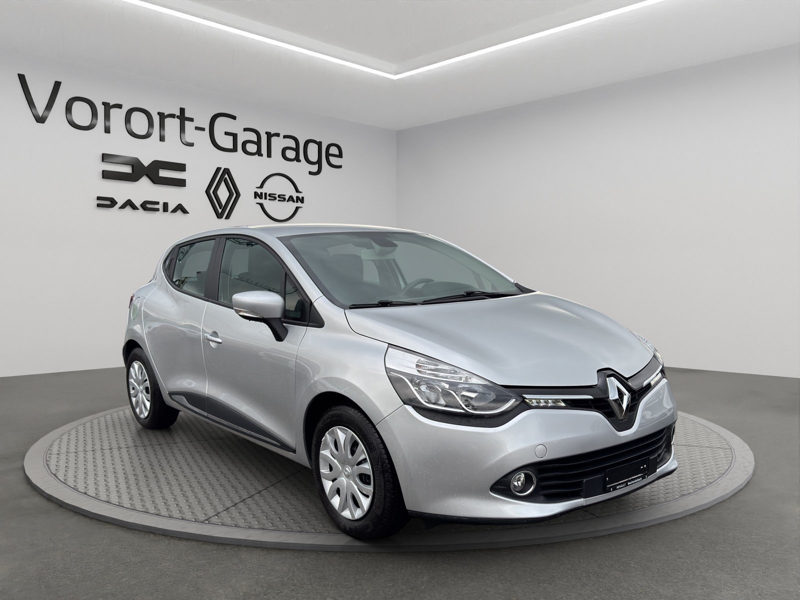 RENAULT Clio 0.9 12V Swiss Edition, Petrol, Second hand / Used, Manual - 3