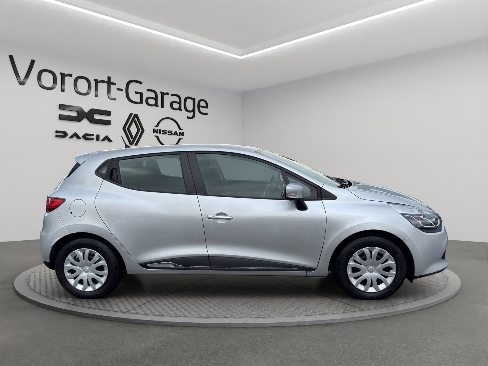 RENAULT Clio 0.9 12V Swiss Edition, Petrol, Second hand / Used, Manual - 4