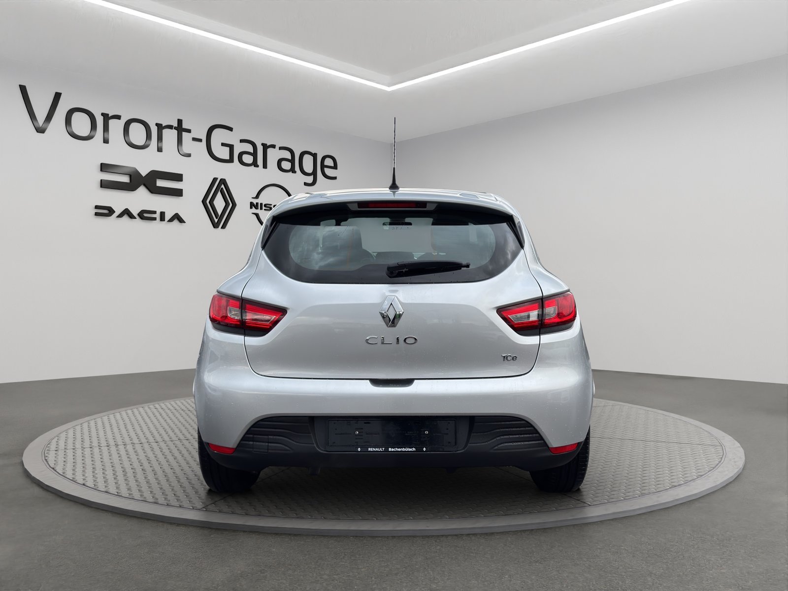 RENAULT Clio 0.9 12V Swiss Edition, Petrol, Second hand / Used, Manual - 6