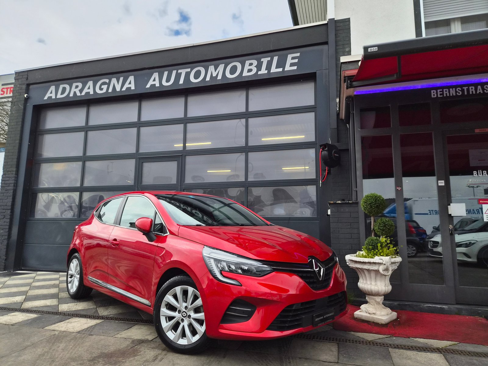 RENAULT Clio 1.6 E-Tech Intens, Voll-Hybrid Benzin/Elektro, Occasion / Gebraucht, Automatik - 2