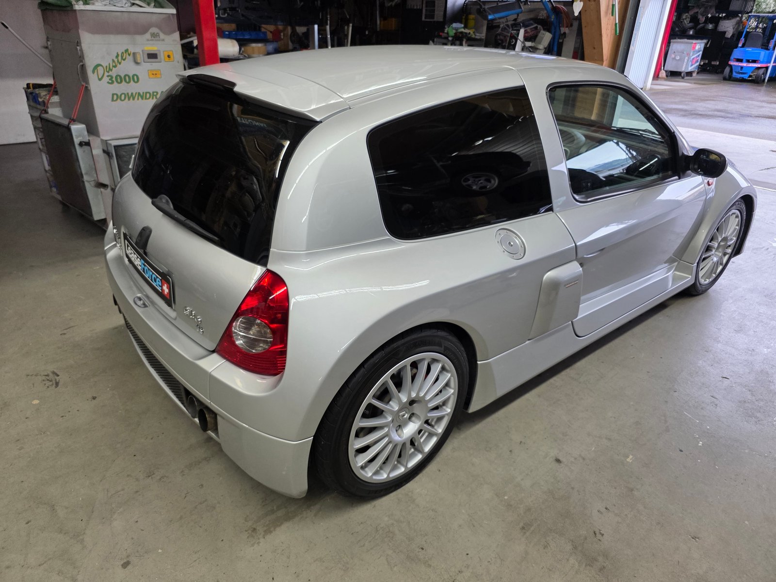 RENAULT Clio 3.0 V6, Benzin, Occasion / Gebraucht, Handschaltung - 3