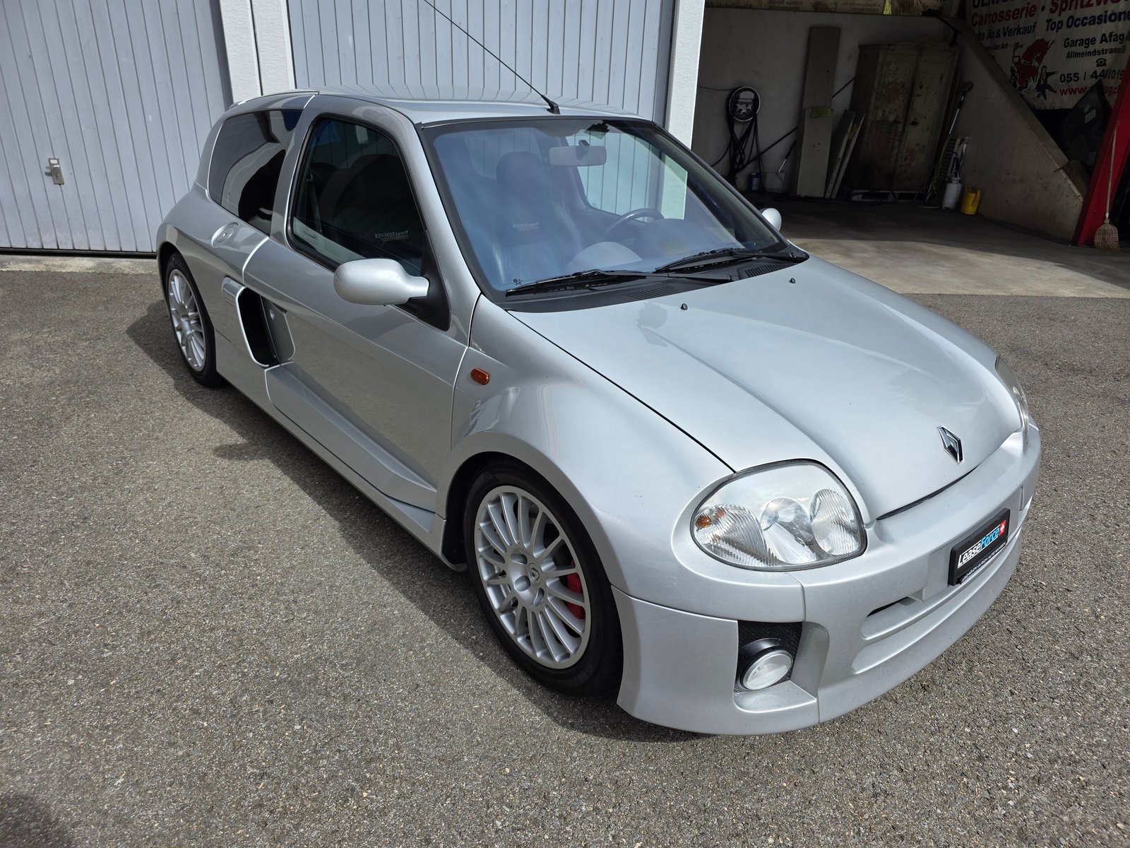 RENAULT Clio 3.0 V6, Benzin, Occasion / Gebraucht, Handschaltung - 5