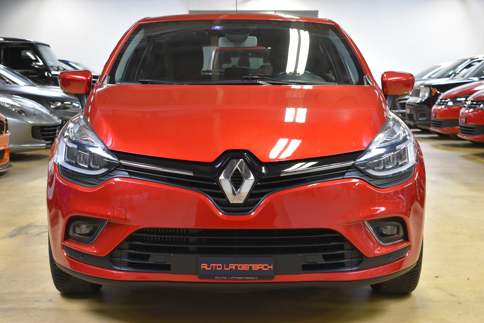 RENAULT Clio 0.9 Intens - FaceLift Model 2019, Petrol, Second hand / Used, Manual - 2