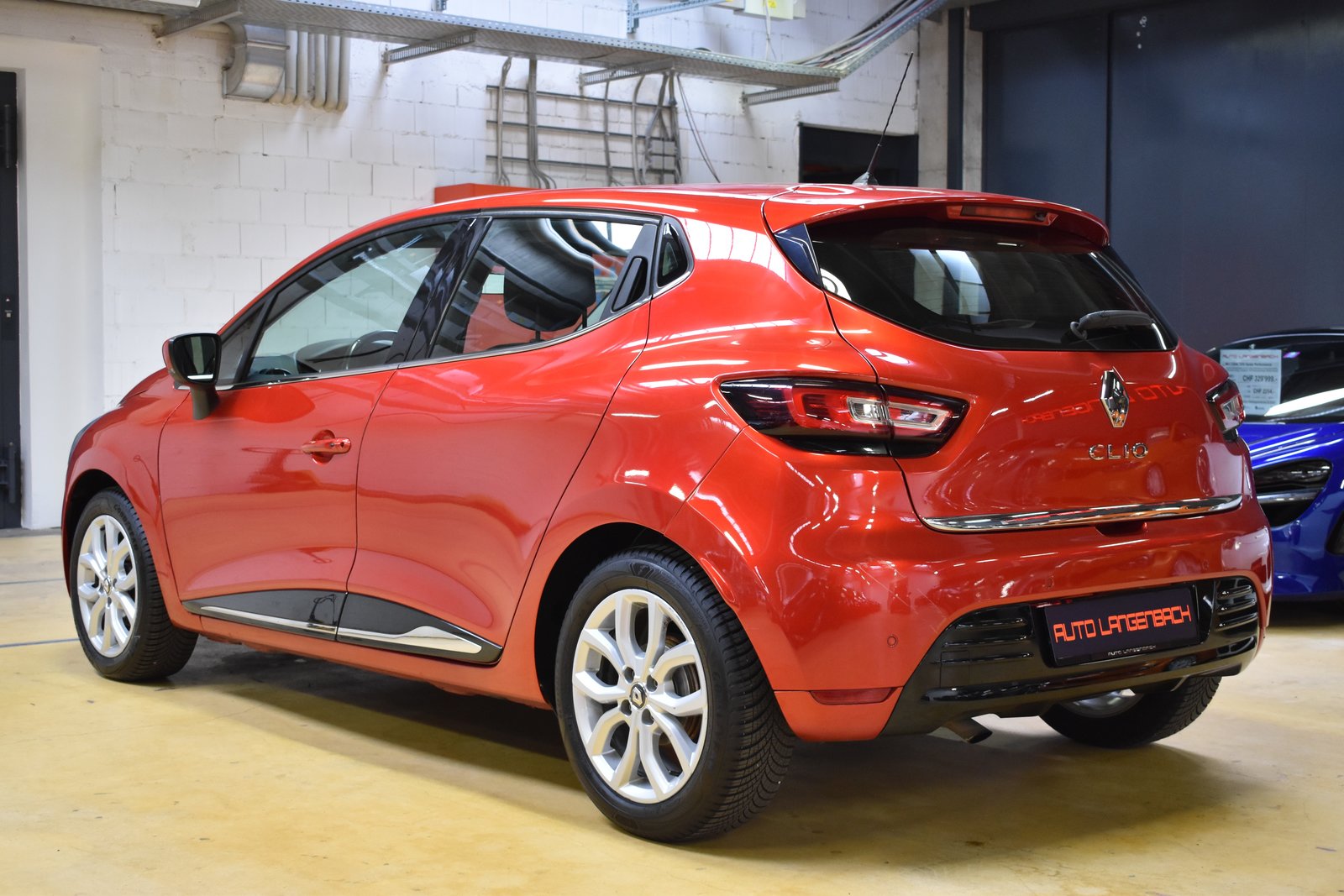 RENAULT Clio 0.9 Intens - FaceLift Model 2019, Petrol, Second hand / Used, Manual - 2