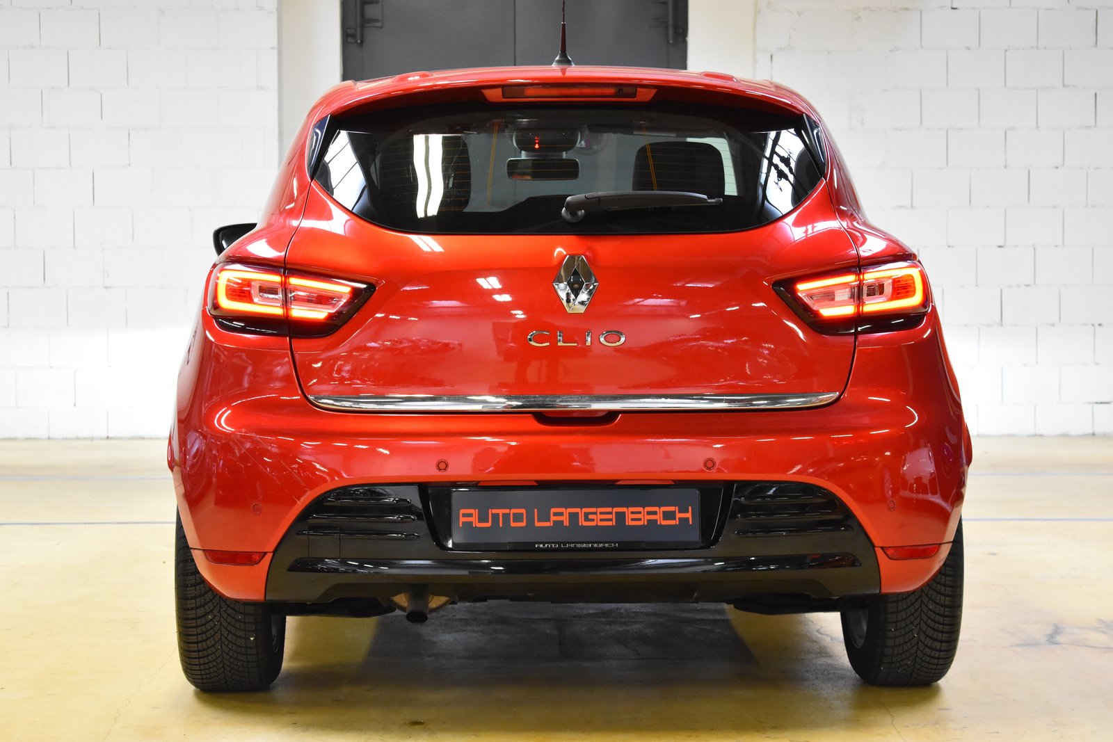 RENAULT Clio 0.9 Intens - FaceLift Model 2019, Petrol, Second hand / Used, Manual - 6