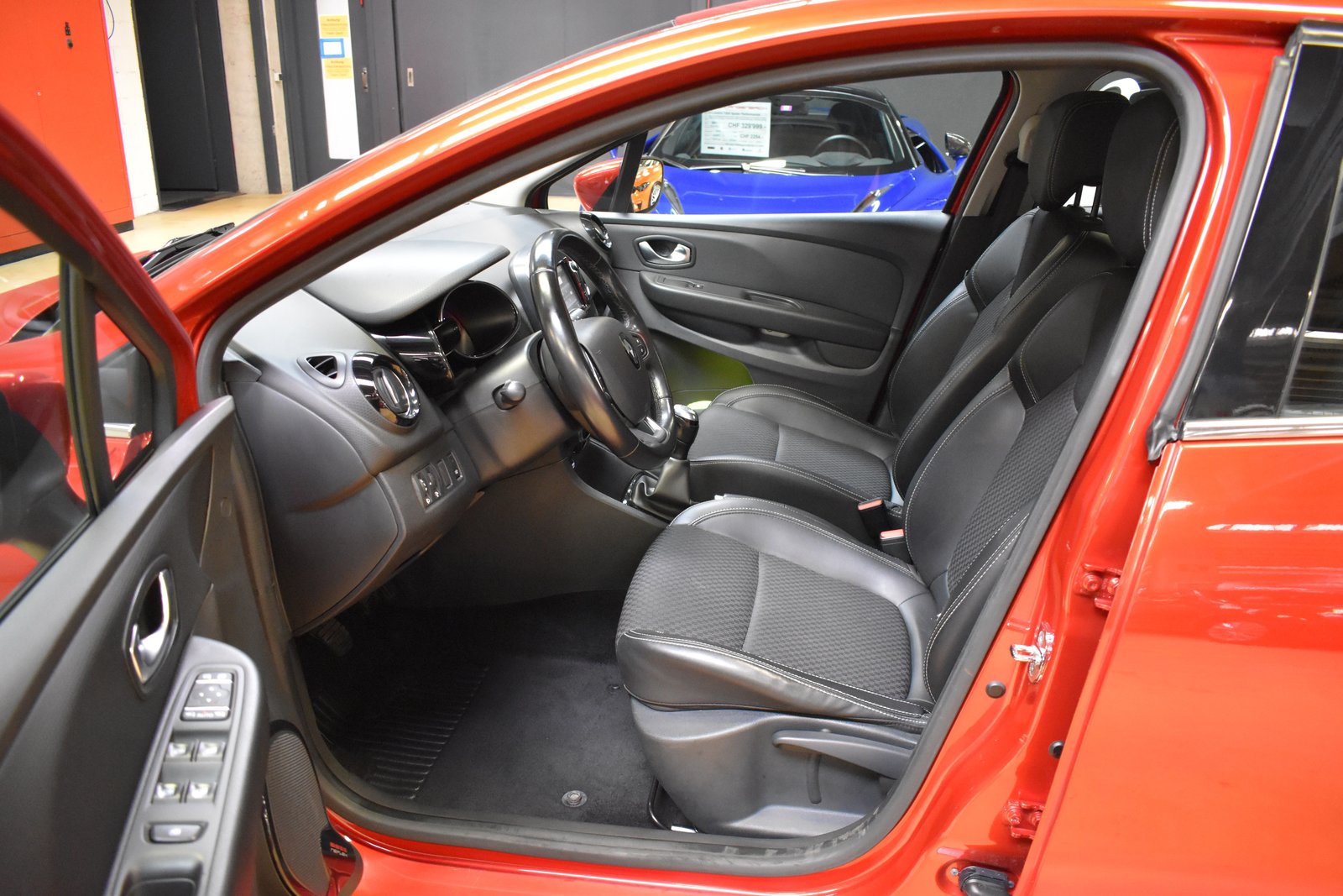 RENAULT Clio 0.9 Intens - FaceLift Model 2019, Petrol, Second hand / Used, Manual - 7