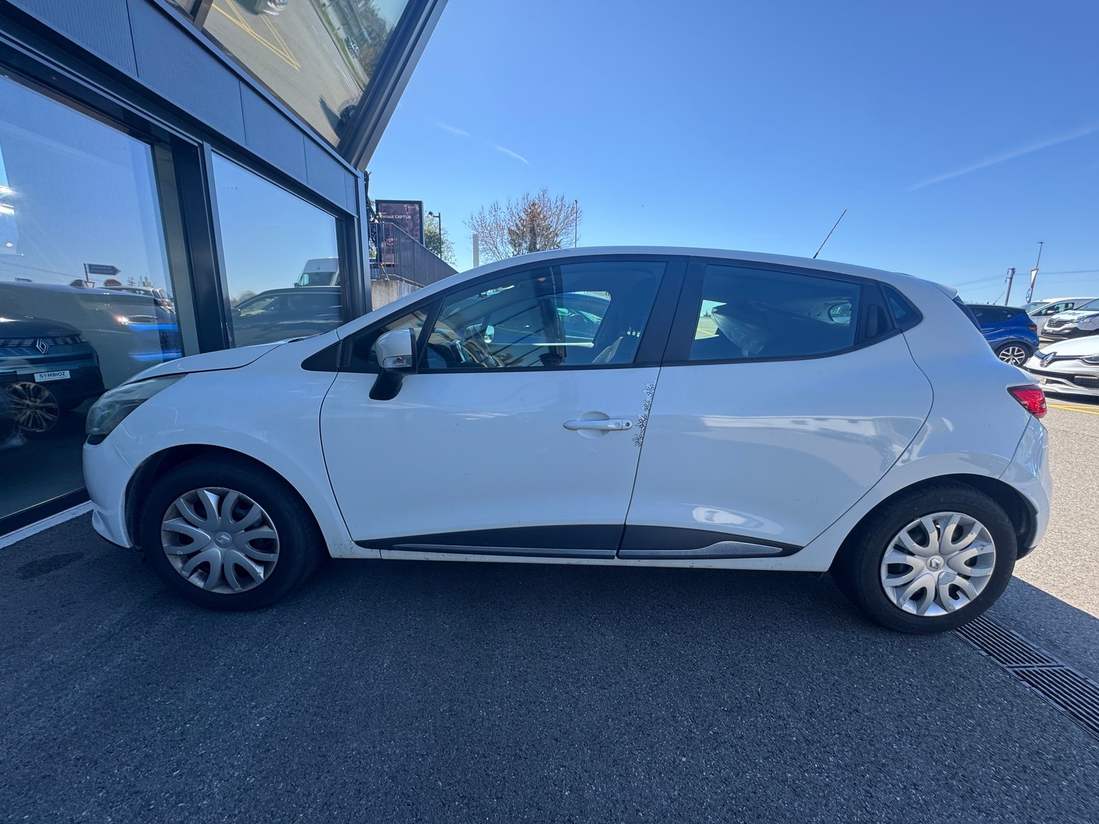 RENAULT Clio 0.9 12V Swiss Edition, Essence, Occasion / Utilisé, Manuelle - 2