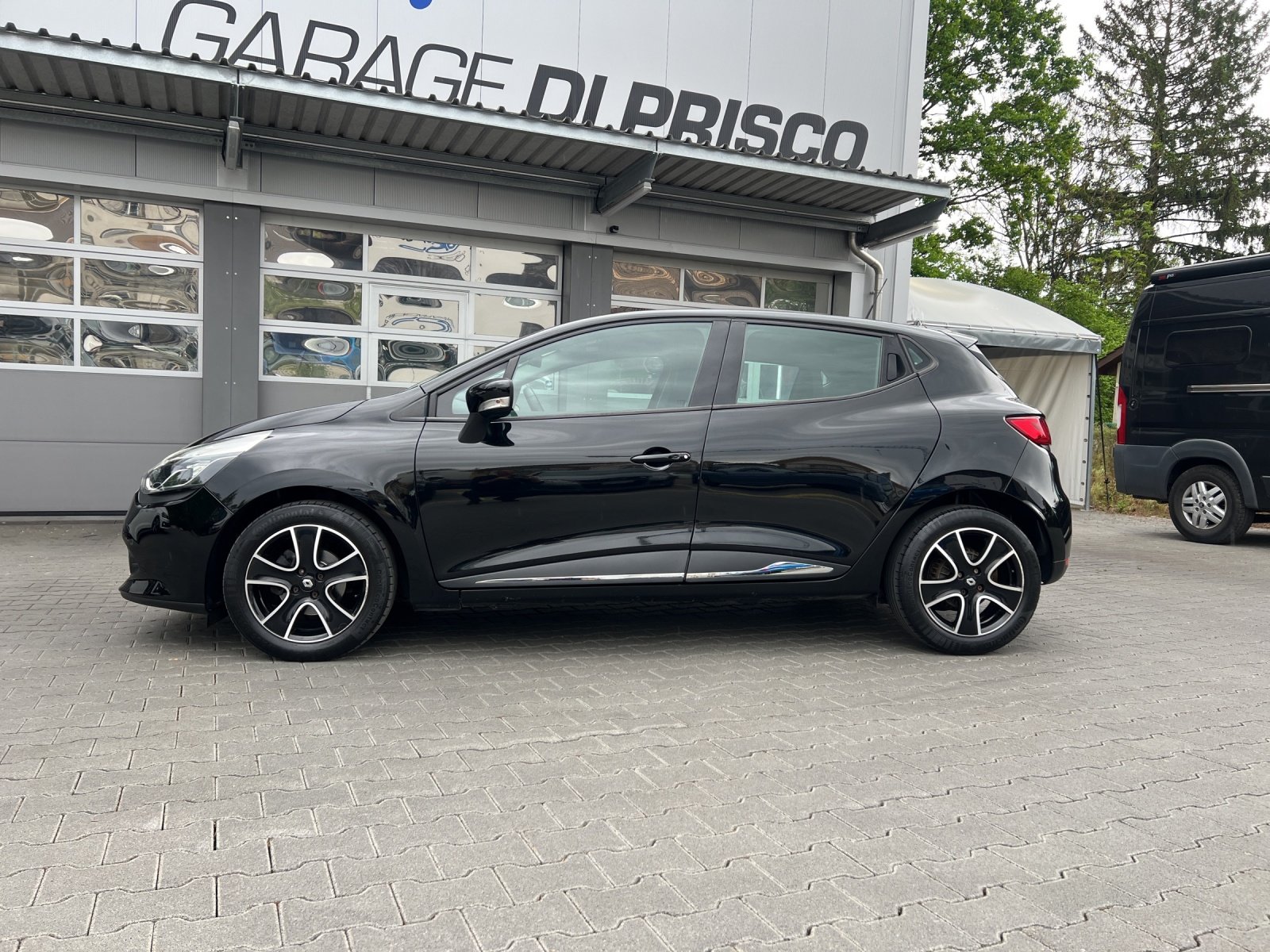 RENAULT Clio 1.2 16V T Swiss Edition EDC, Essence, Occasion / Utilisé, Automatique - 2