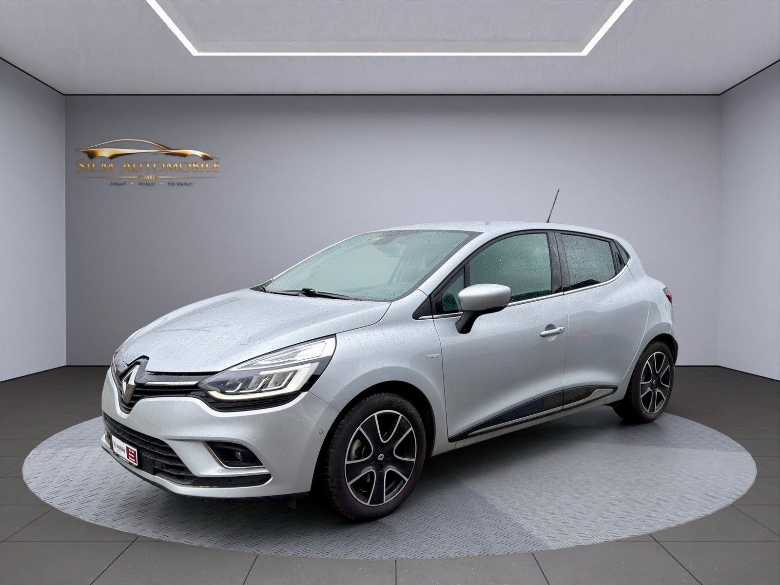 RENAULT Clio 1.2 16V T Swiss Edition EDC