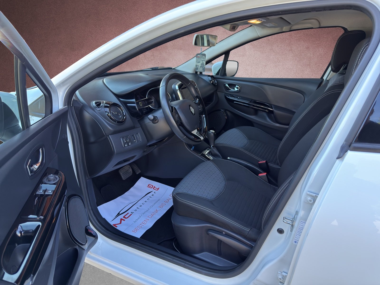 RENAULT Clio 1.5 dCi Swiss Edition EDC, Diesel, Occasion / Gebraucht, Automatik - 6