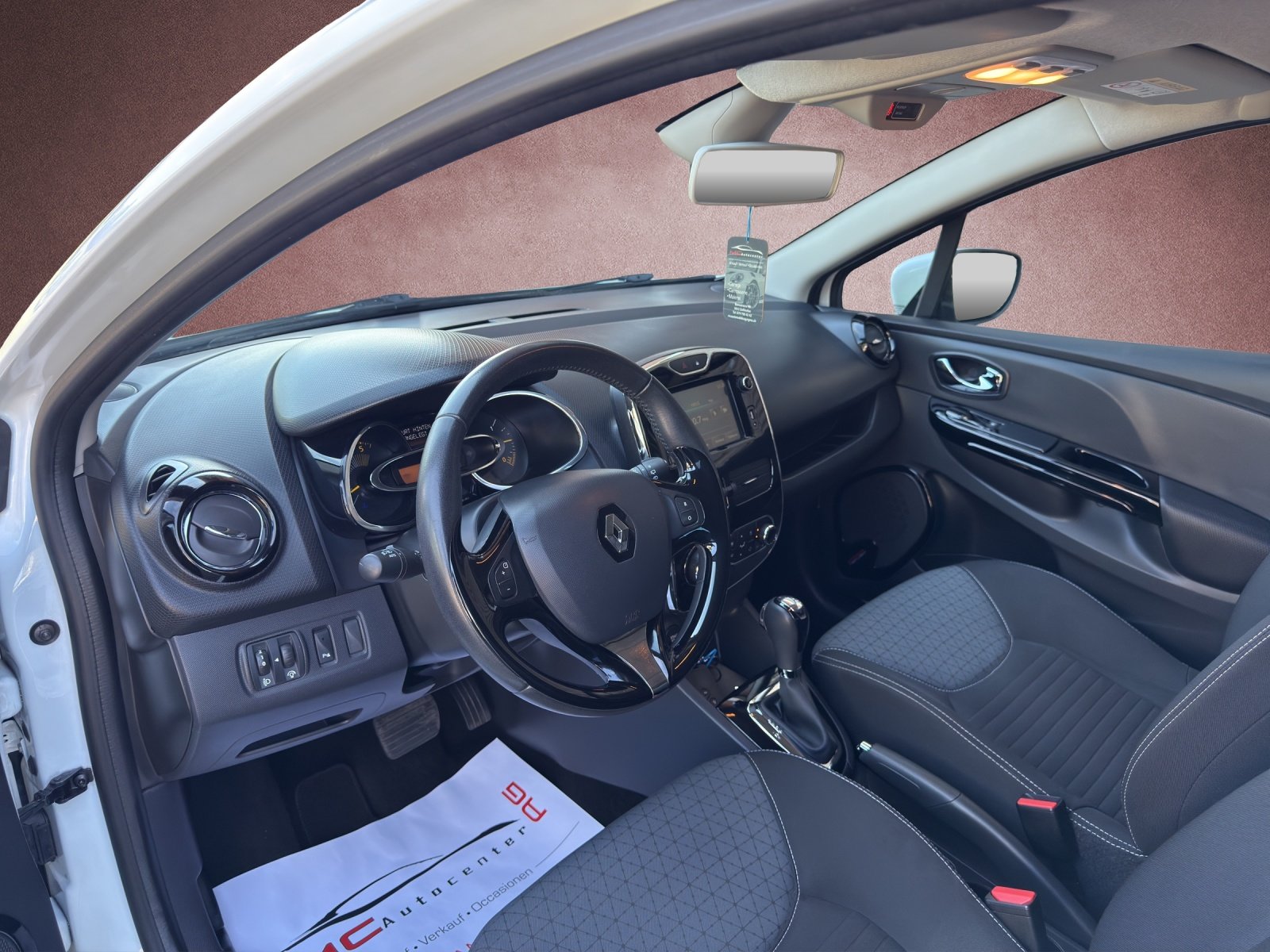 RENAULT Clio 1.5 dCi Swiss Edition EDC, Diesel, Occasion / Gebraucht, Automatik - 7