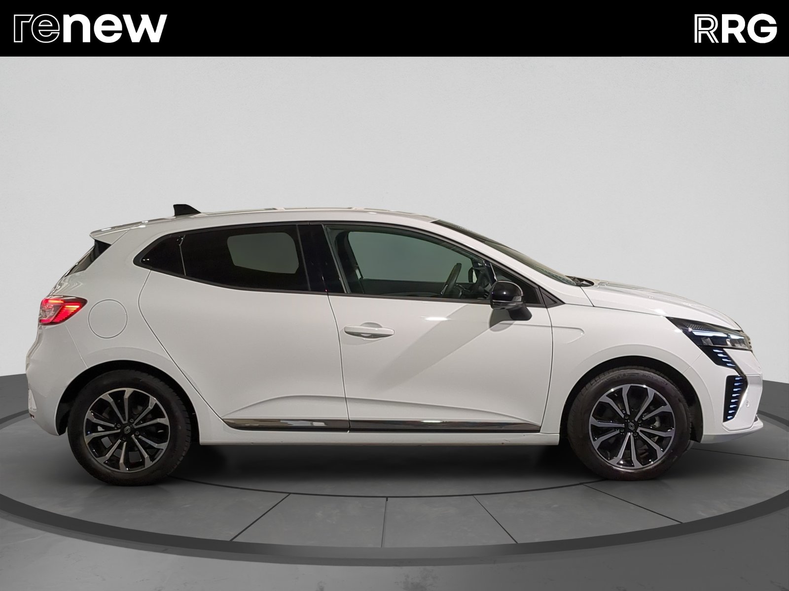 RENAULT Clio 1.6 E-Tech Techno, Full-Hybrid Petrol/Electric, Second hand / Used, Automatic - 2