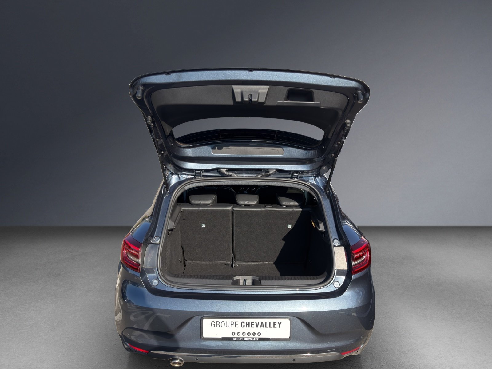 RENAULT Clio 1.3 Techno, Essence, Occasion / Utilisé, Manuelle - 6