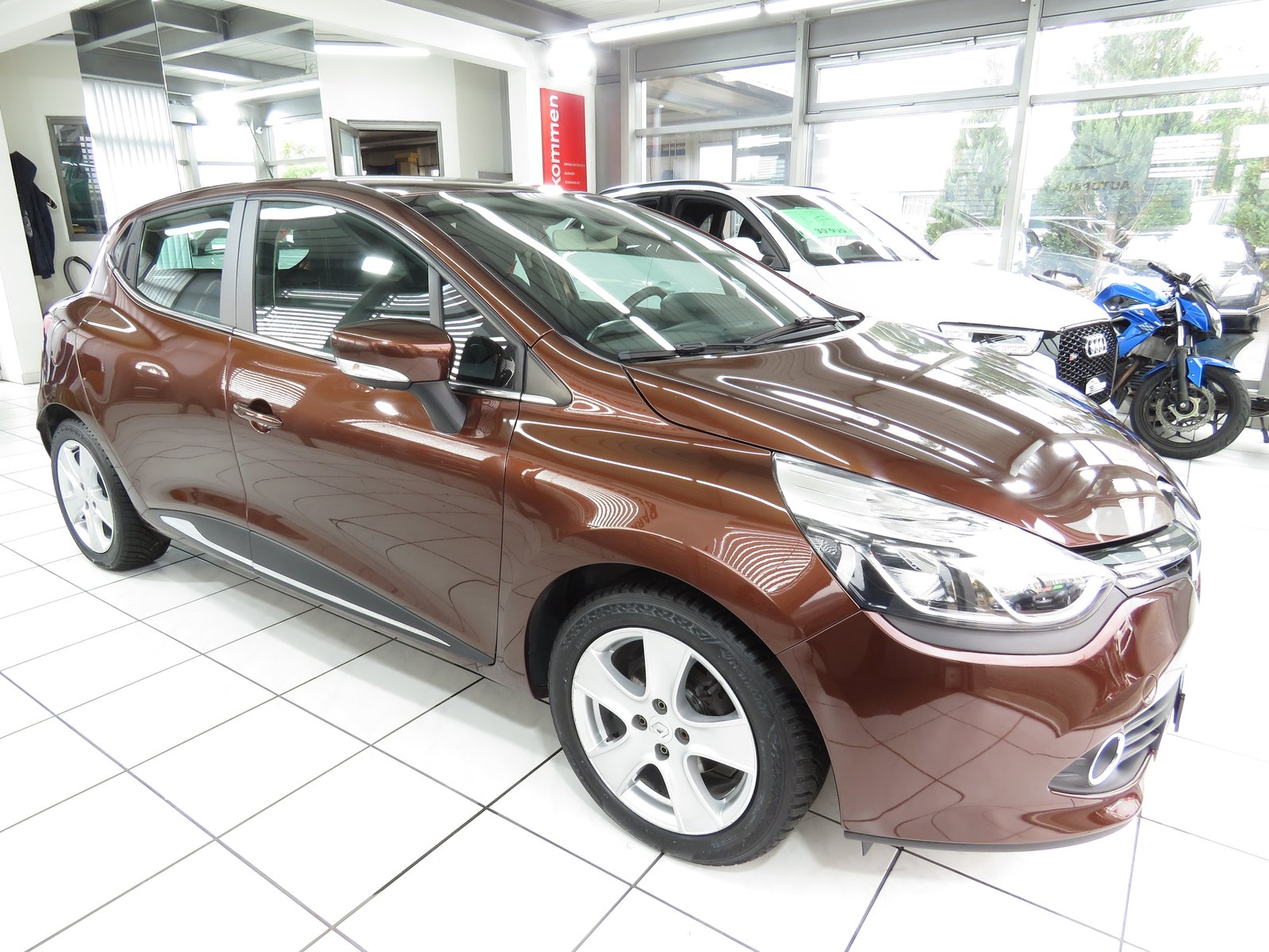 RENAULT Clio 0.9 12V Expression, Benzin, Occasion / Gebraucht, Handschaltung - 3