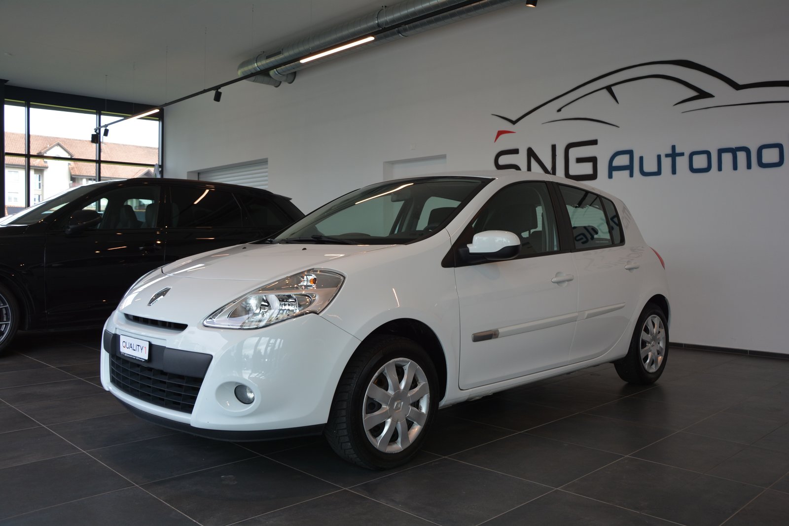 RENAULT Clio 1.2 16V Collection, Essence, Occasion / Utilisé, Manuelle - 2
