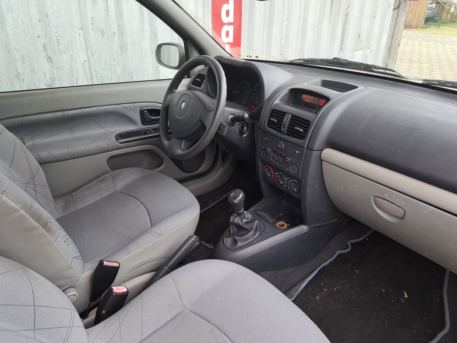 RENAULT Clio 1.4 16V Expression Confort, Benzin, Occasion / Gebraucht, Handschaltung - 3