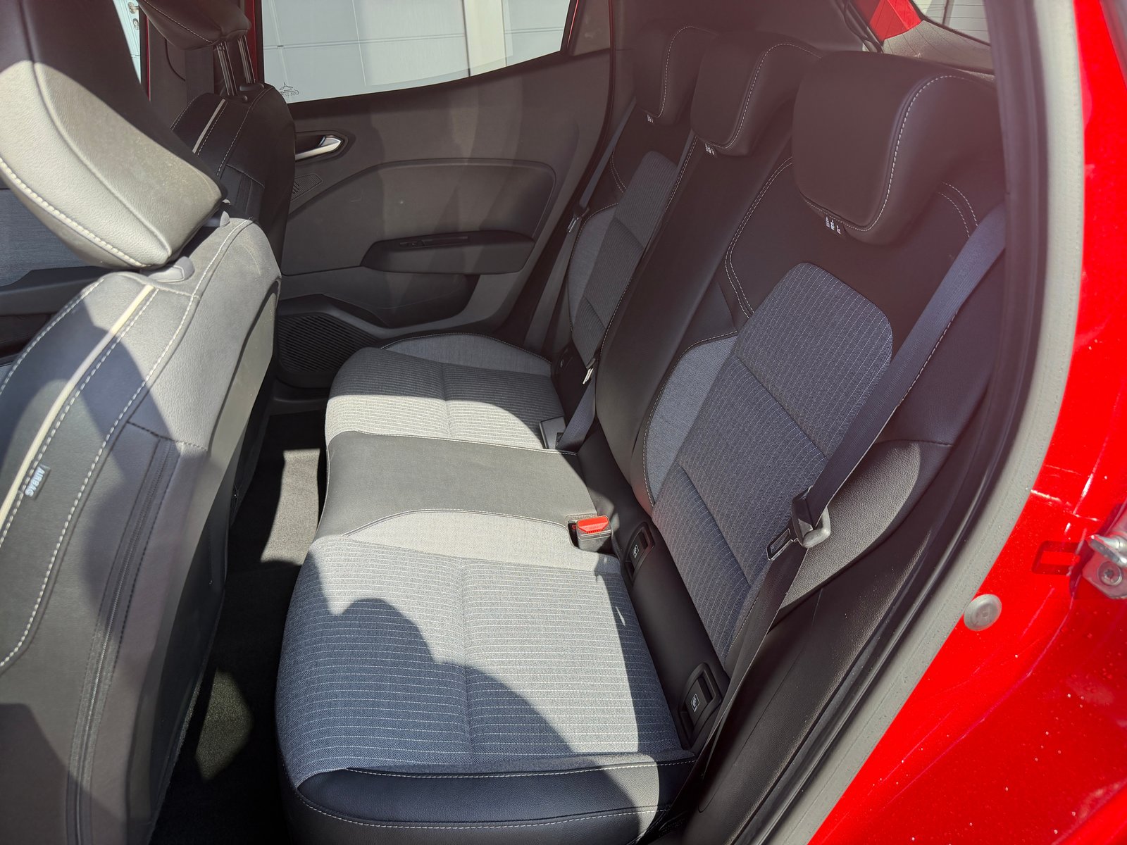 RENAULT Clio 1.0 TCe techno CVT, Benzin, Occasion / Gebraucht, Automatik - 7