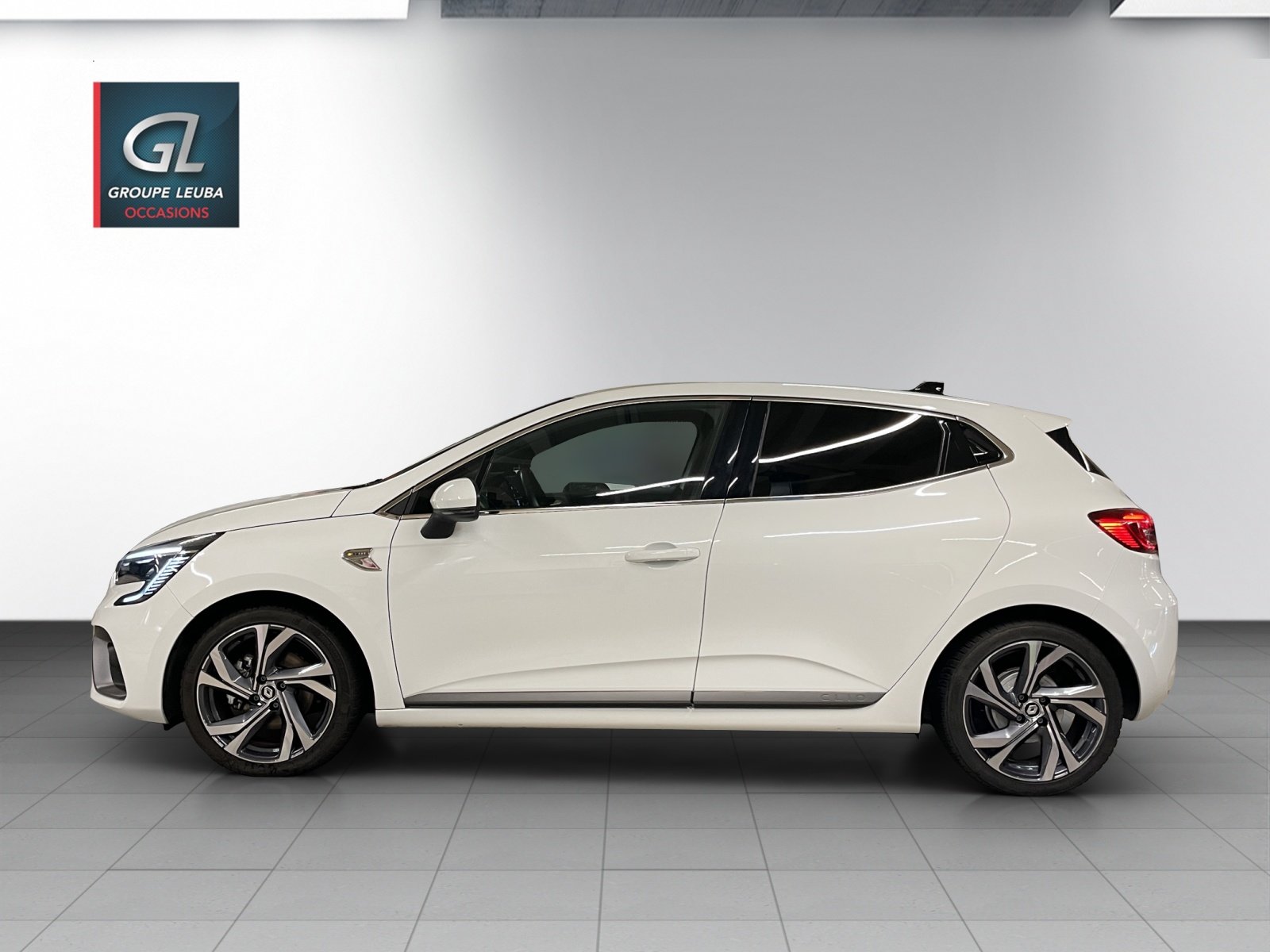 RENAULT Clio 1.6 E-Tech RS Line, Full-Hybrid Petrol/Electric, Second hand / Used, Automatic - 3