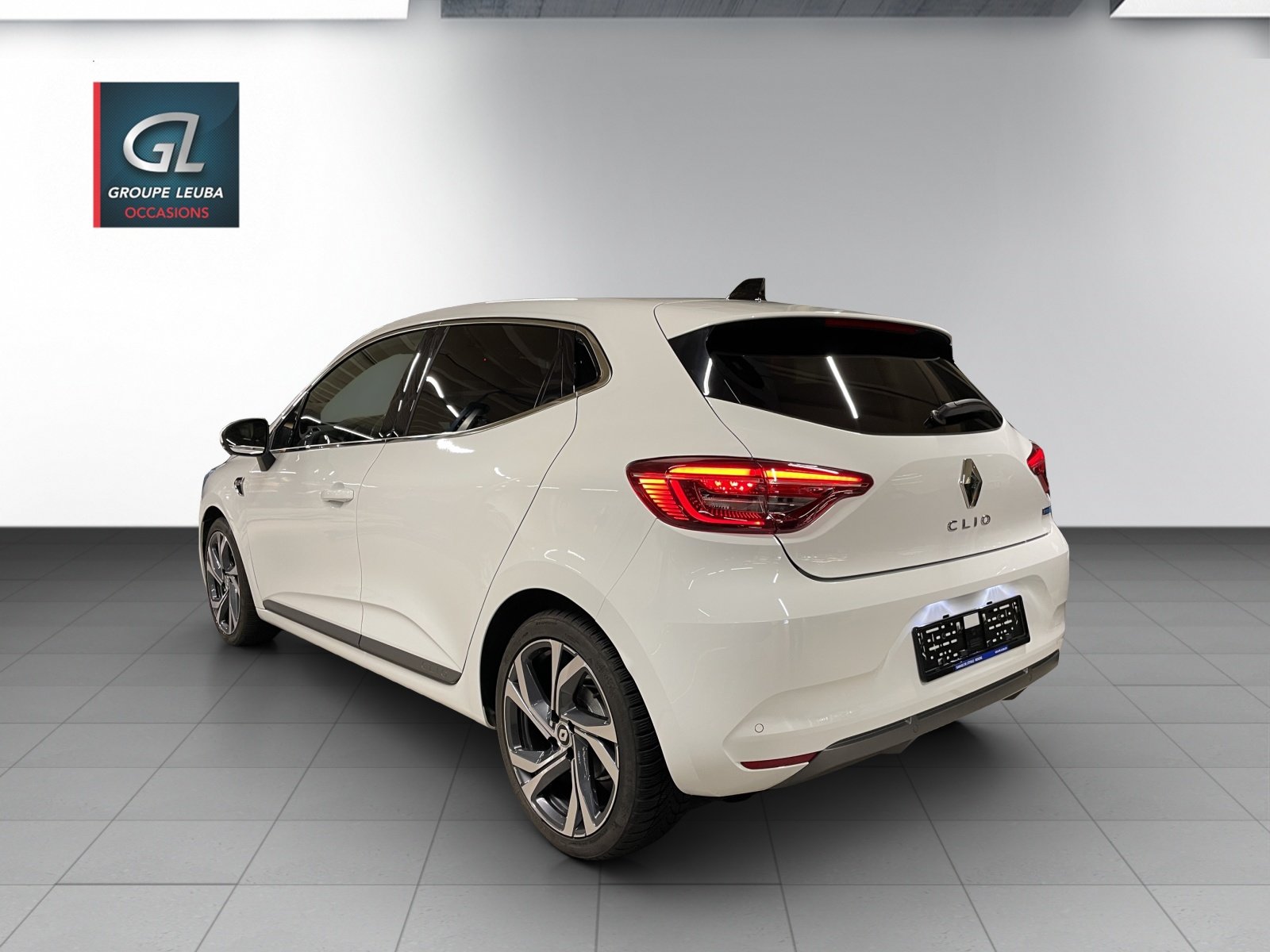 RENAULT Clio 1.6 E-Tech RS Line, Full-Hybrid Petrol/Electric, Second hand / Used, Automatic - 4