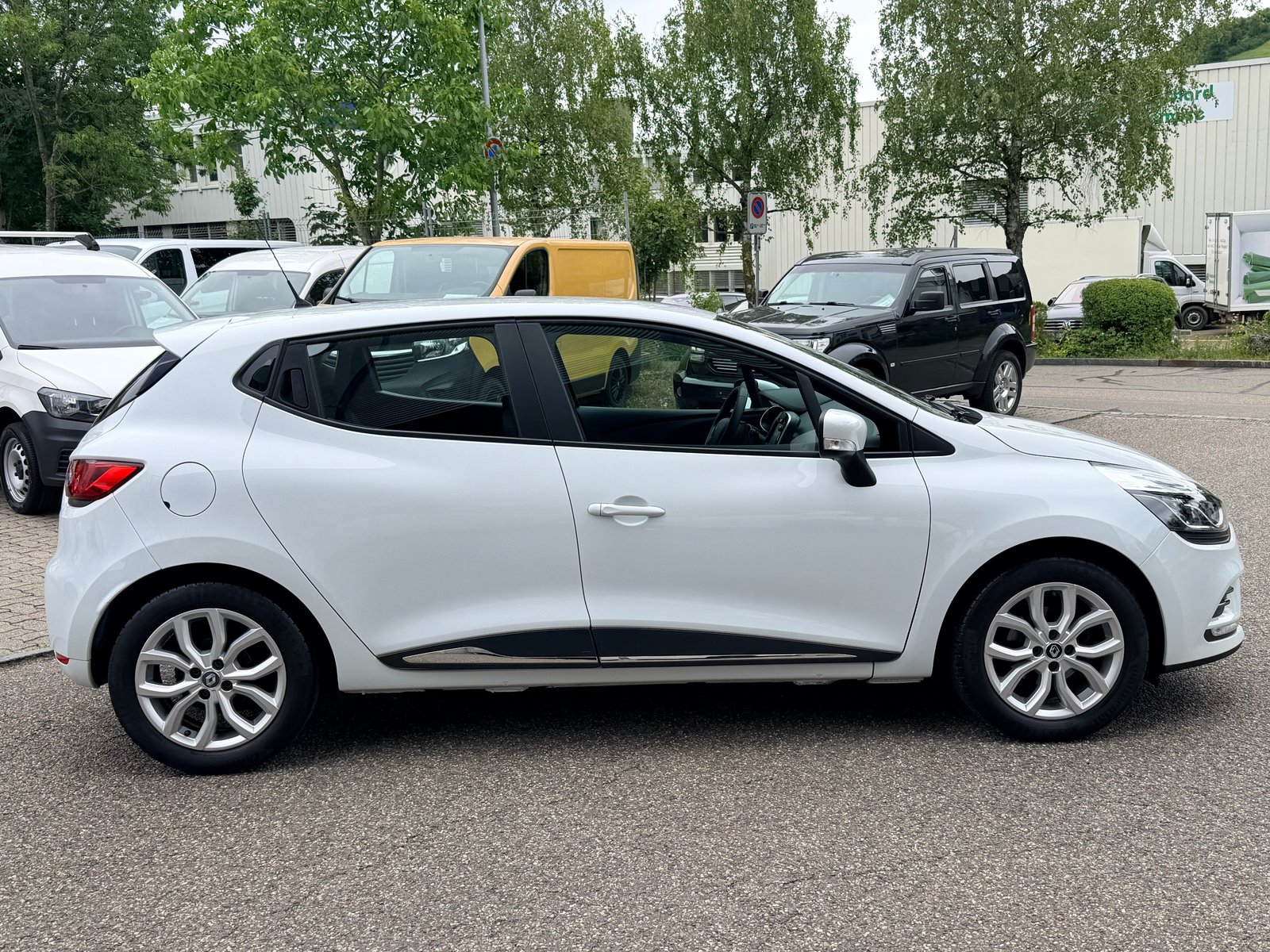RENAULT Clio 1.2 16V T Zen, Benzin, Occasion / Gebraucht, Handschaltung - 2
