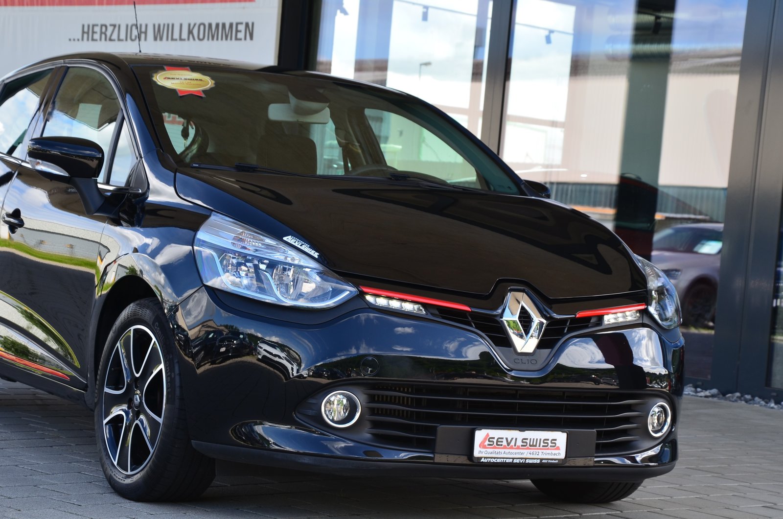 RENAULT Clio 1.2 16V T Swiss Edition EDC*Ab MFK,1 Jahr oder, Benzin, Occasion / Gebraucht, Automatik - 2