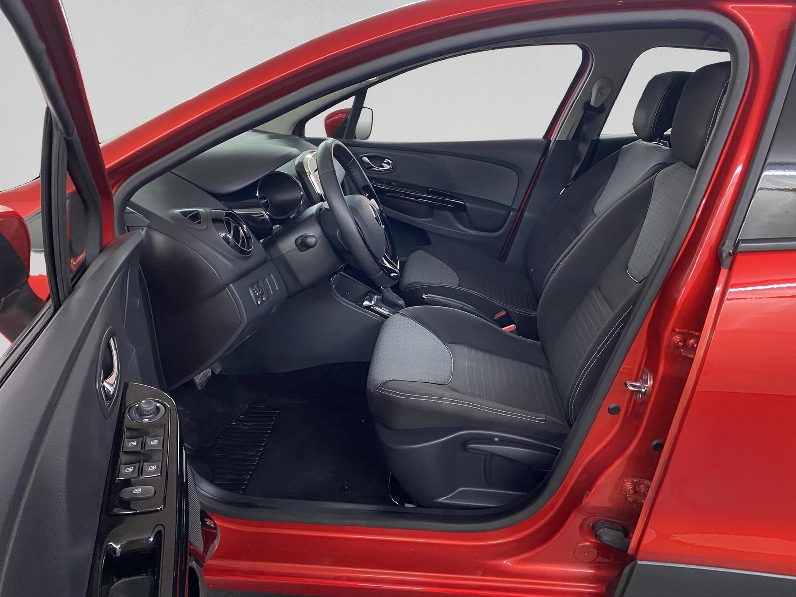 RENAULT Clio 1.2 16V T Intens EDC, Essence, Occasion / Utilisé, Automatique - 7