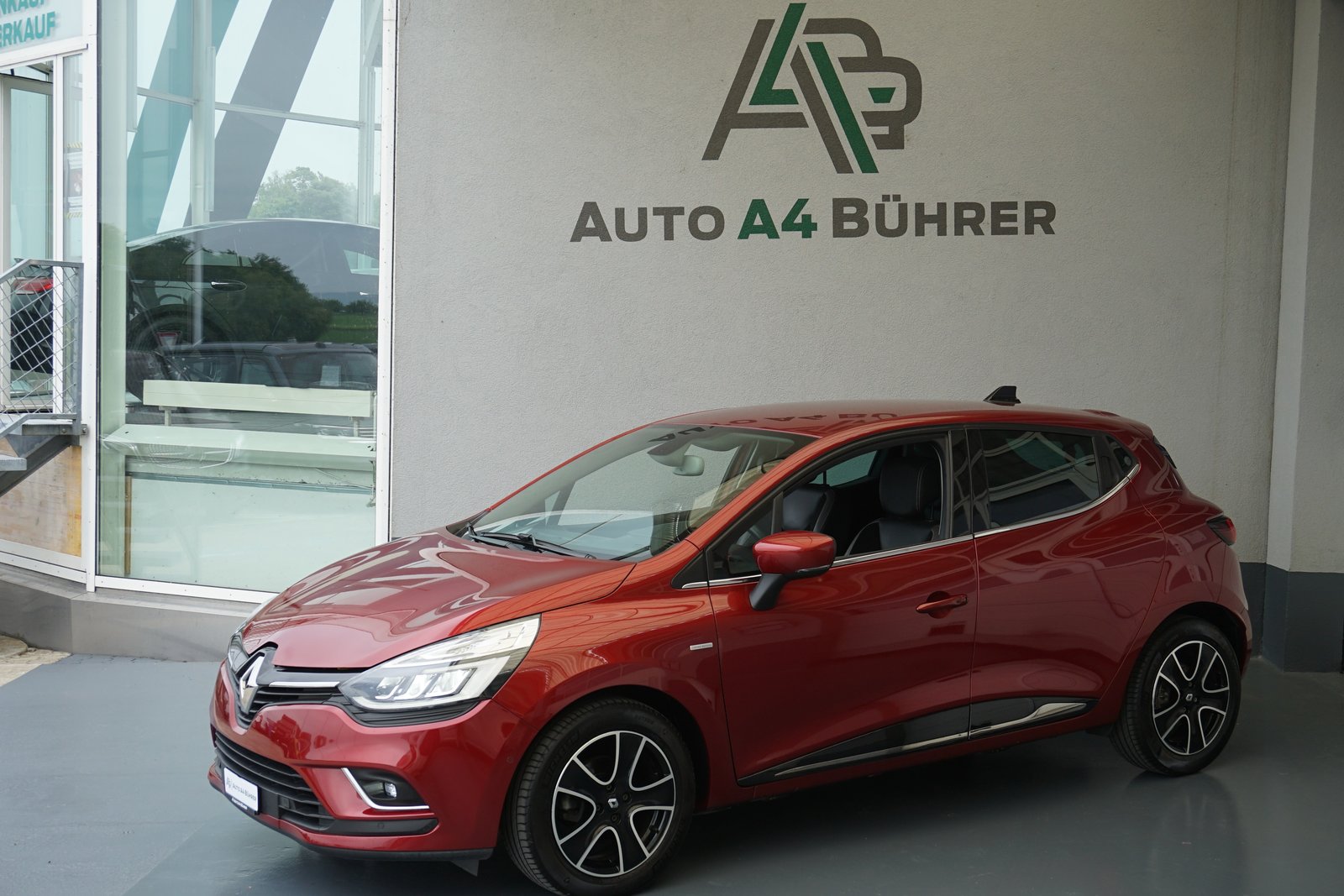 RENAULT Clio 1.2T 120PS Automat Swiss Edition Motor mit Steu, Petrol, Second hand / Used, Automatic - 4