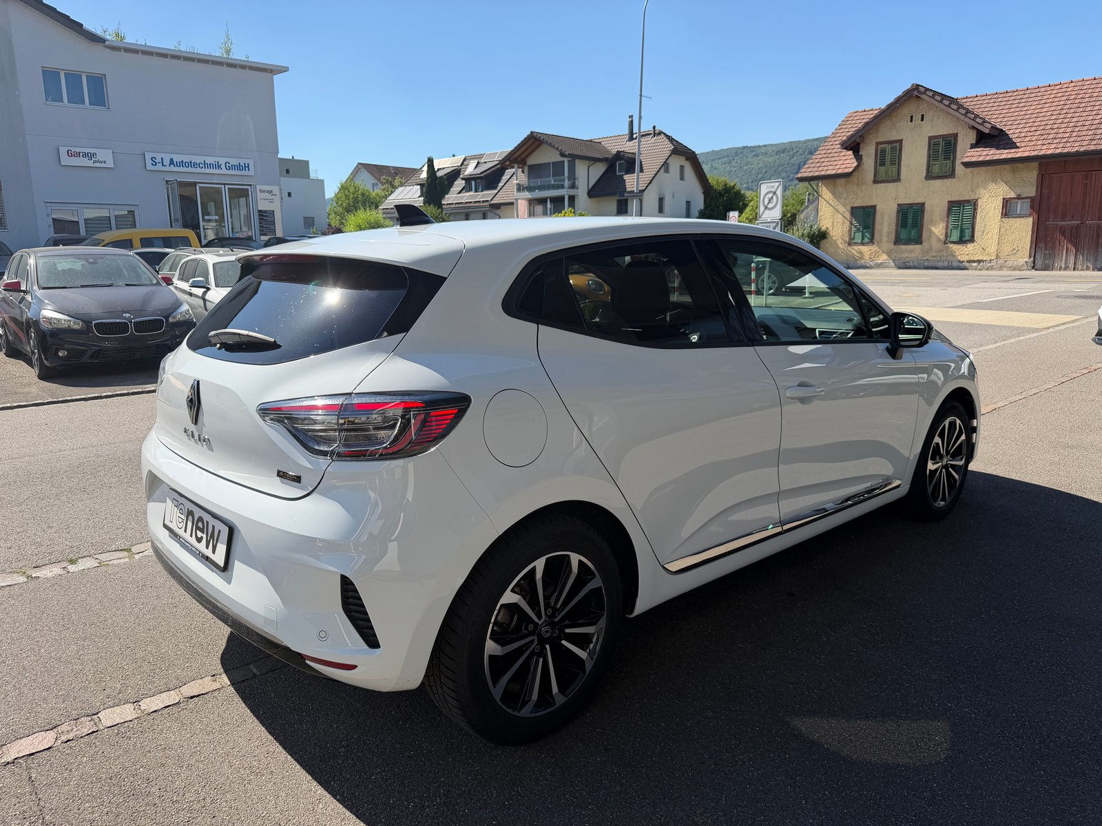 RENAULT Clio 1.6 E-Tech techno, Full-Hybrid Petrol/Electric, Second hand / Used, Automatic - 4