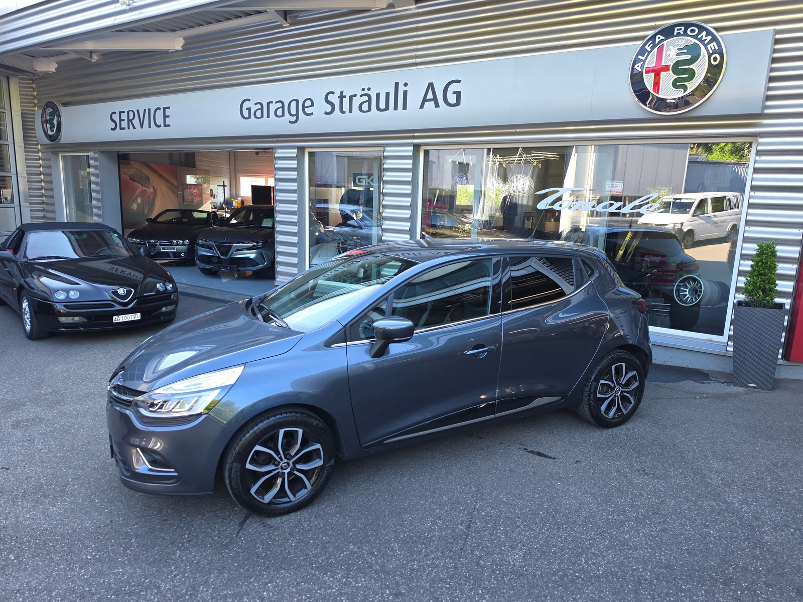 RENAULT Clio 0.9 Intens, Benzin, Occasion / Gebraucht, Handschaltung - 2