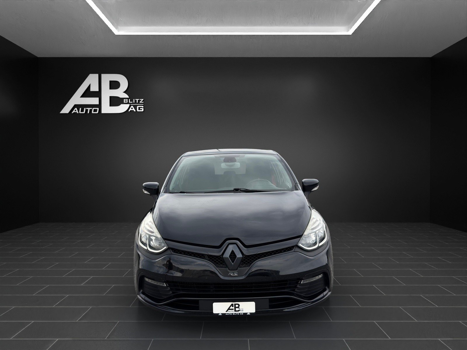 RENAULT Clio 1.6 T RS 200 EDC mit 200 PS