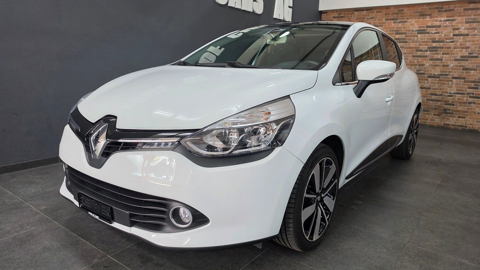 RENAULT Clio 1.2 16V T Swiss Edition EDC