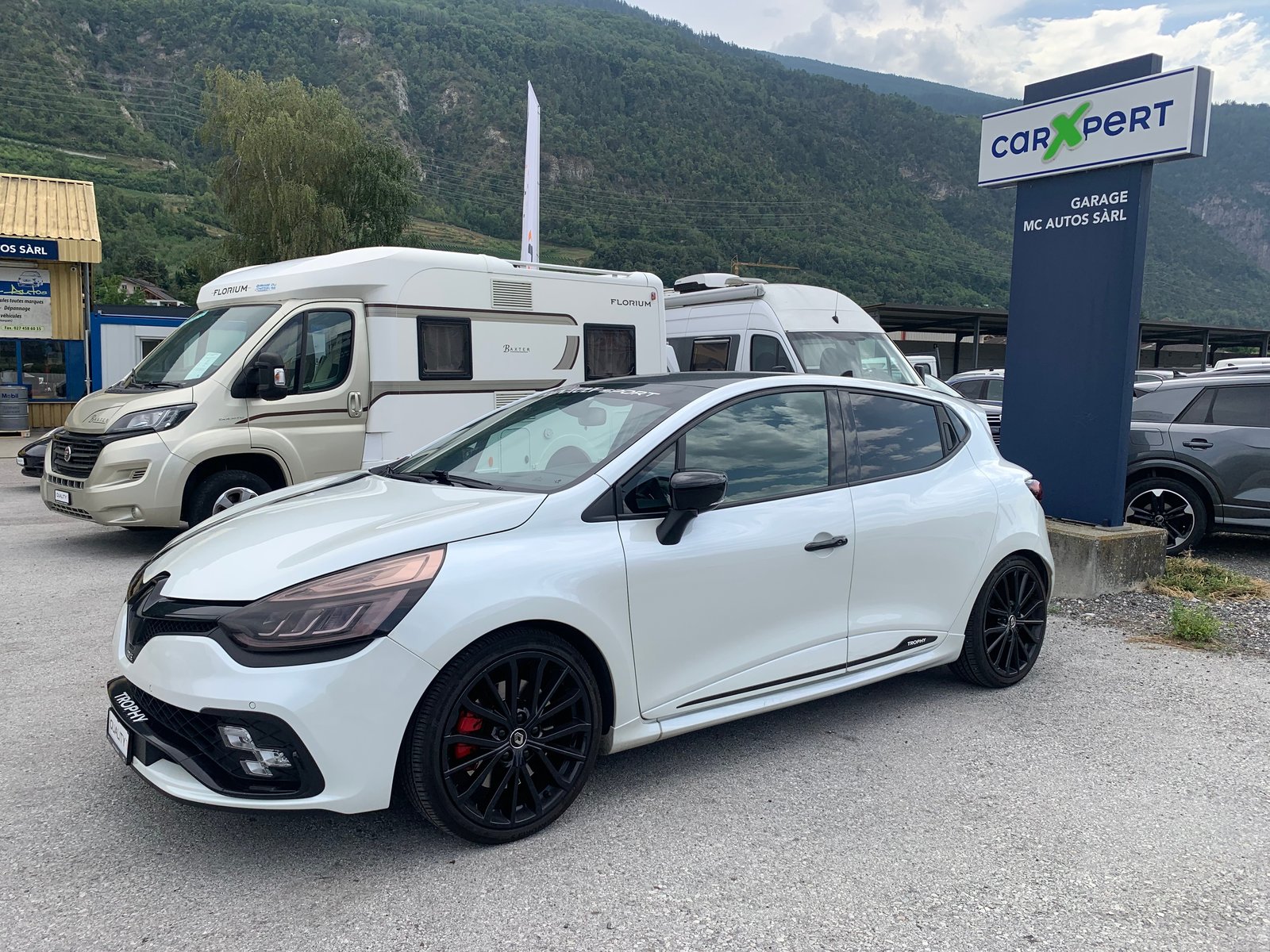 RENAULT Clio 1.6 T RS 220 Trophy EDC, Benzin, Occasion / Gebraucht, Automatik - 4