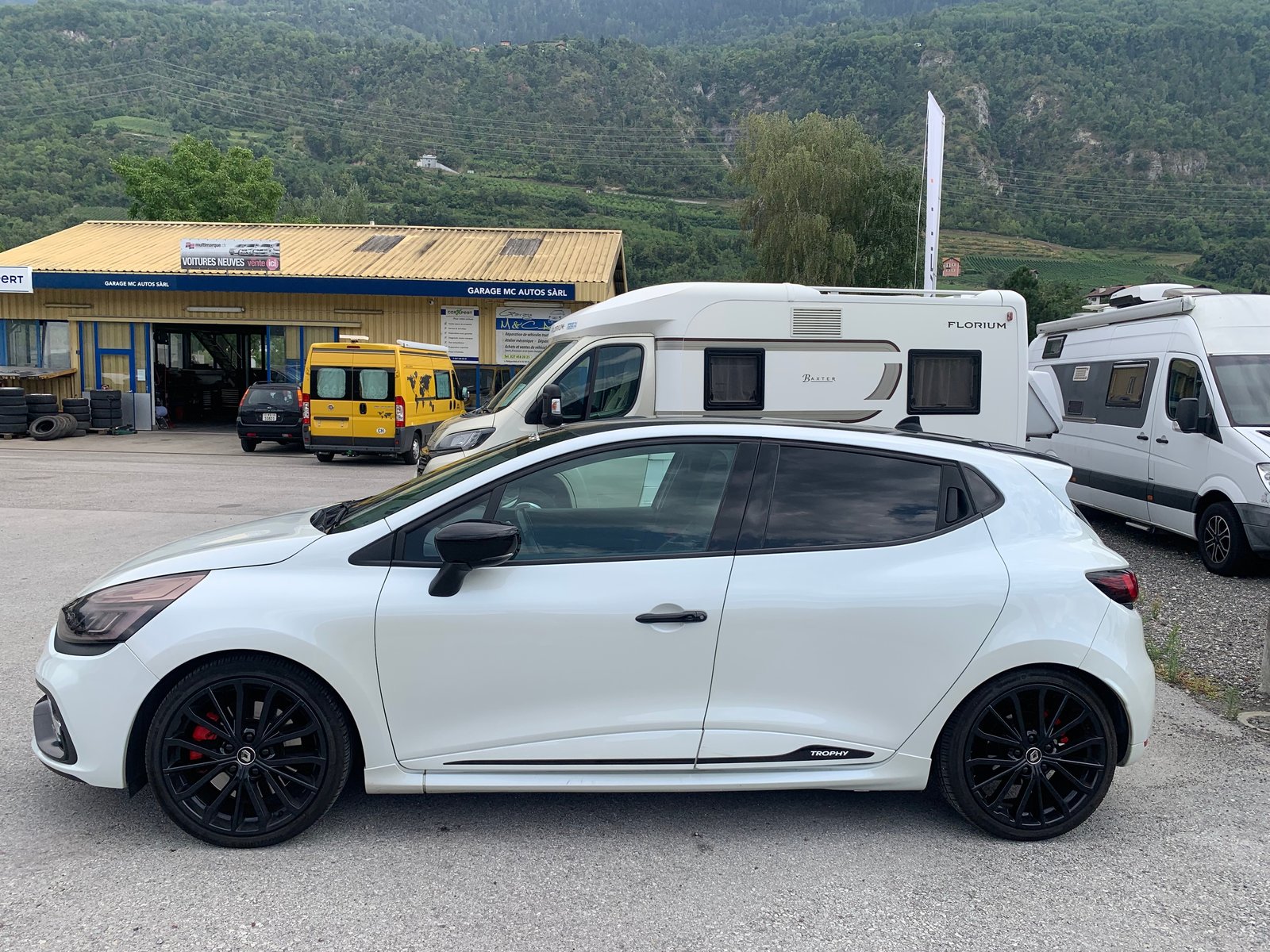 RENAULT Clio 1.6 T RS 220 Trophy EDC, Benzin, Occasion / Gebraucht, Automatik - 5