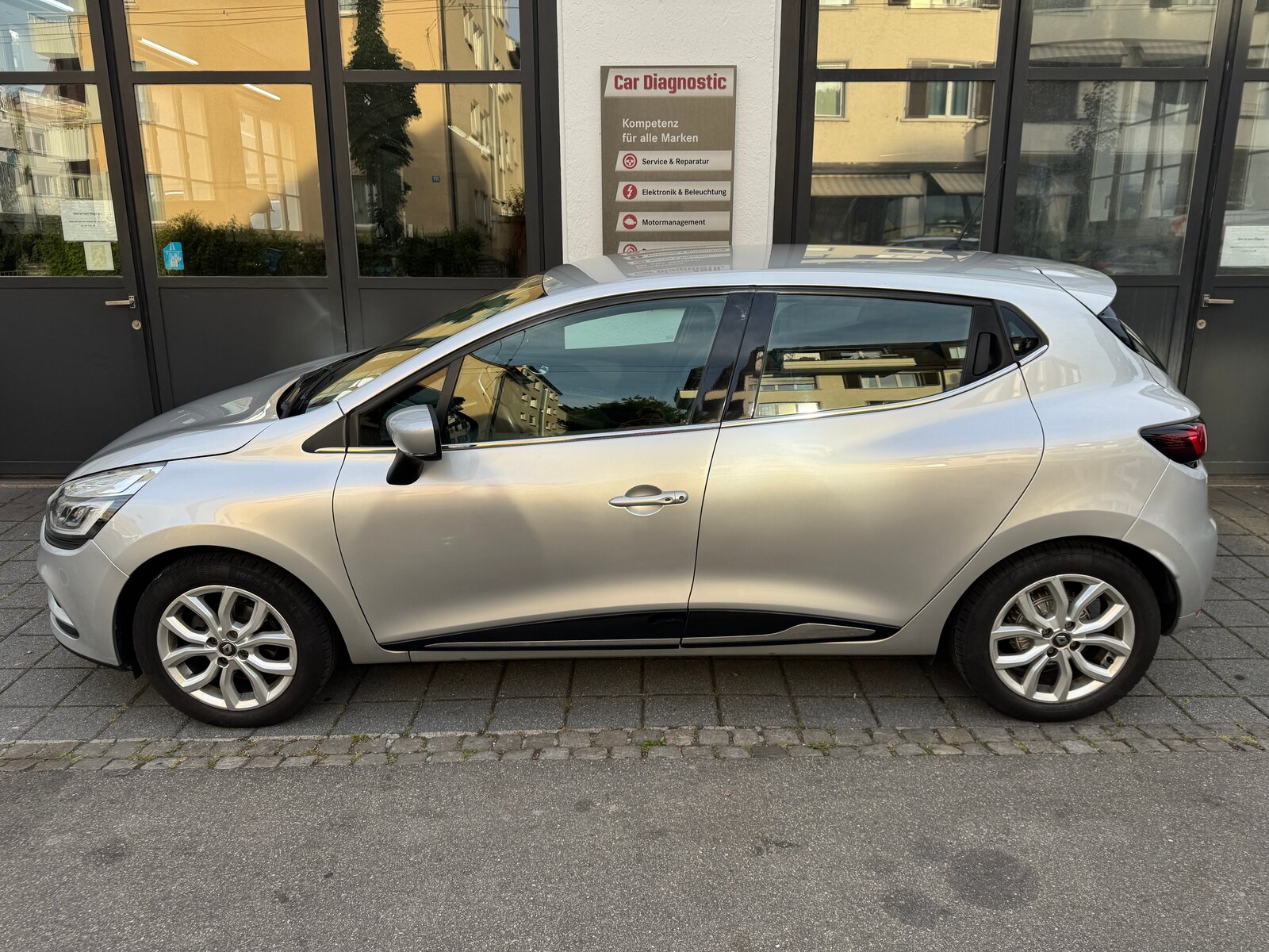 RENAULT Clio 1.2 16V T Intens EDC, Benzin, Occasion / Gebraucht, Automatik - 4