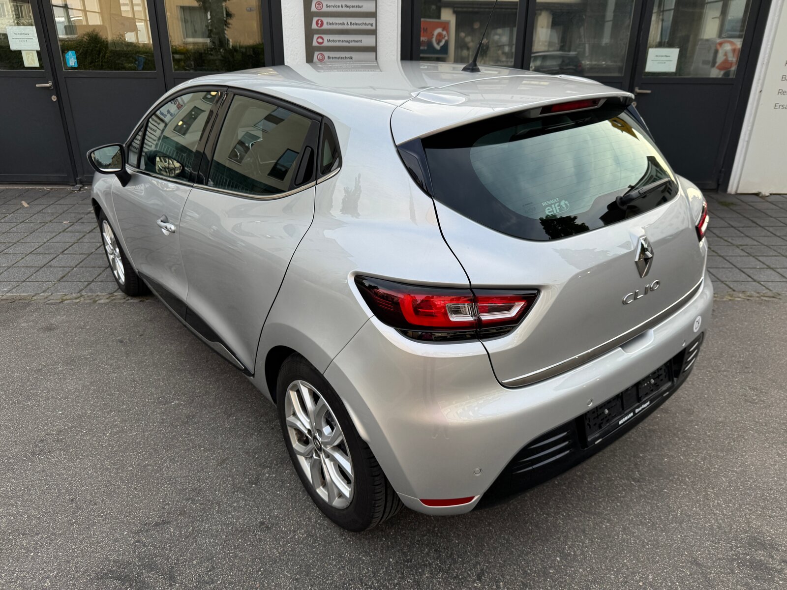 RENAULT Clio 1.2 16V T Intens EDC, Benzin, Occasion / Gebraucht, Automatik - 6