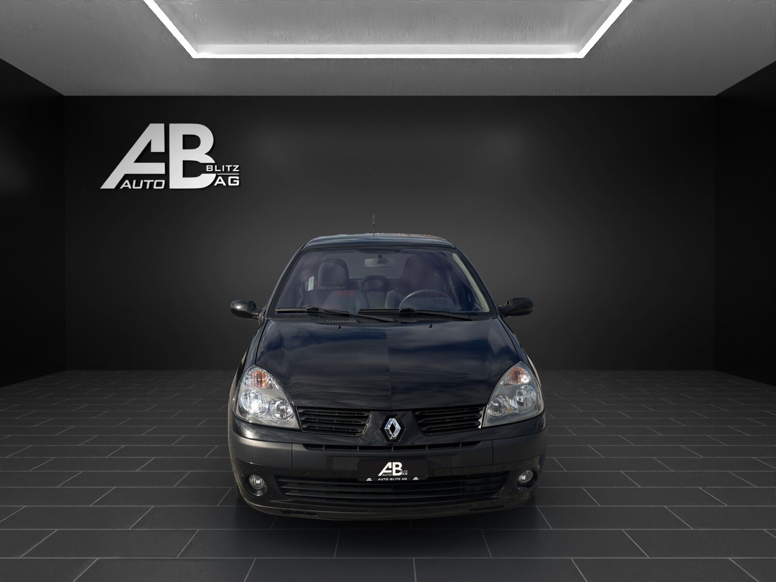 RENAULT Clio 1.4 16V Dynamique Confort mit 98 PS