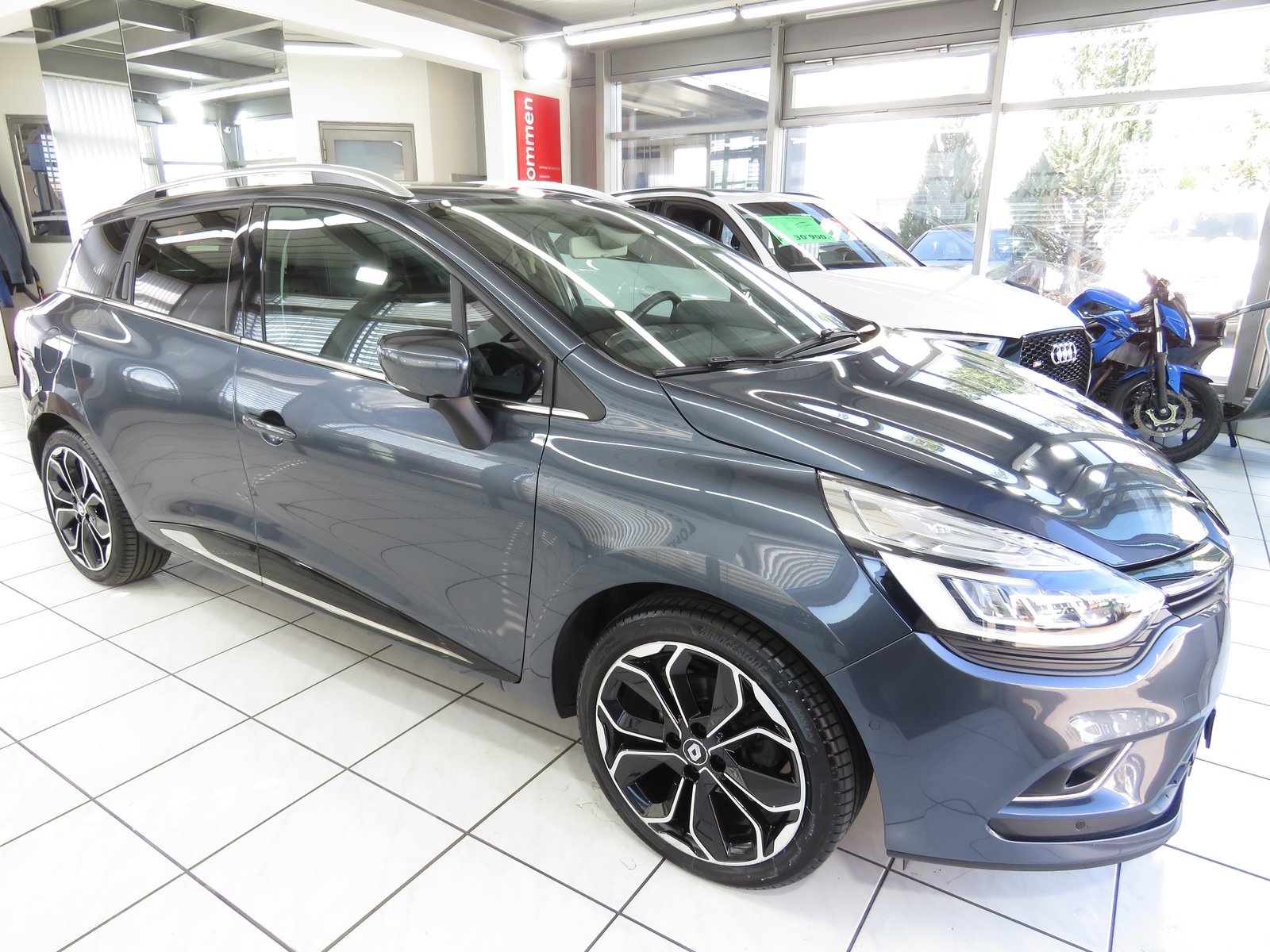 RENAULT Clio Grandtour 1.2 16V T Intens EDC, Essence, Occasion / Utilisé, Automatique - 3