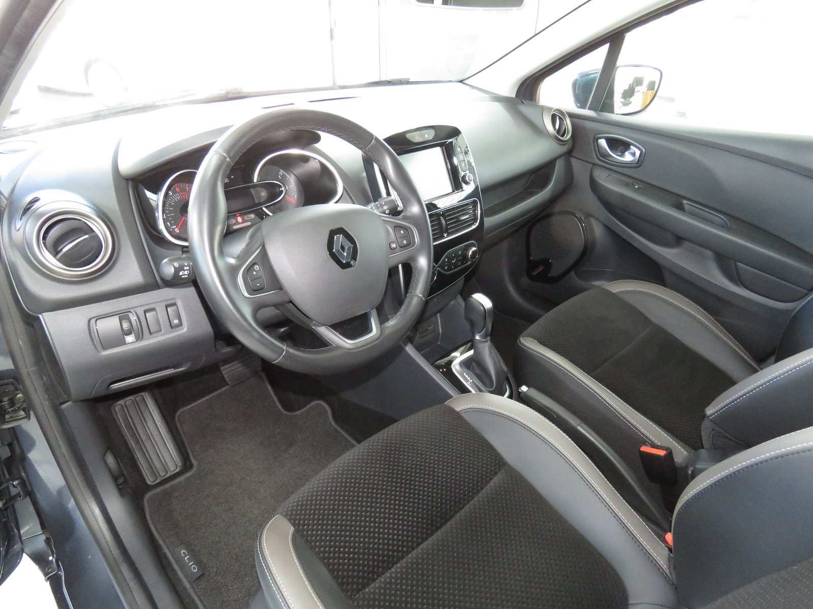 RENAULT Clio Grandtour 1.2 16V T Intens EDC, Essence, Occasion / Utilisé, Automatique - 7
