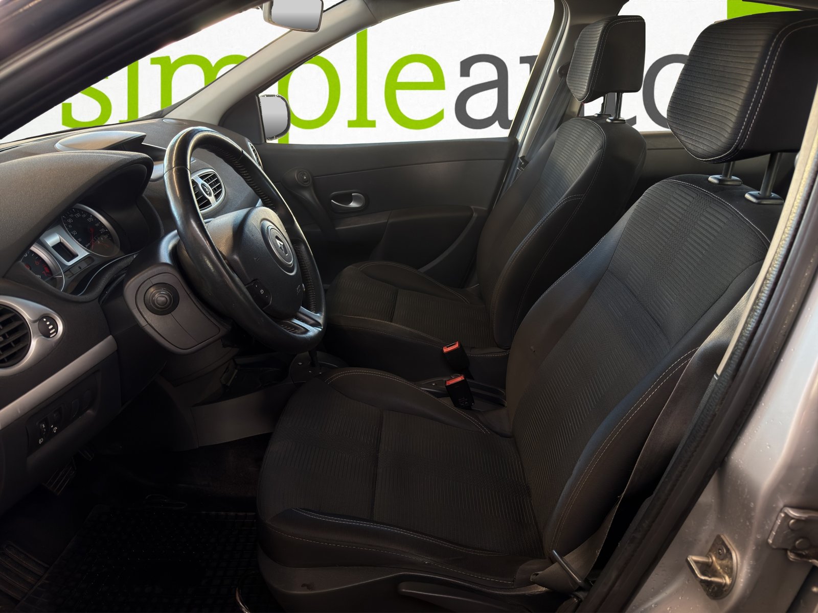 RENAULT Clio Grandtour 1.6 16V 20th Edition Automatic, Petrol, Second hand / Used, Automatic - 7